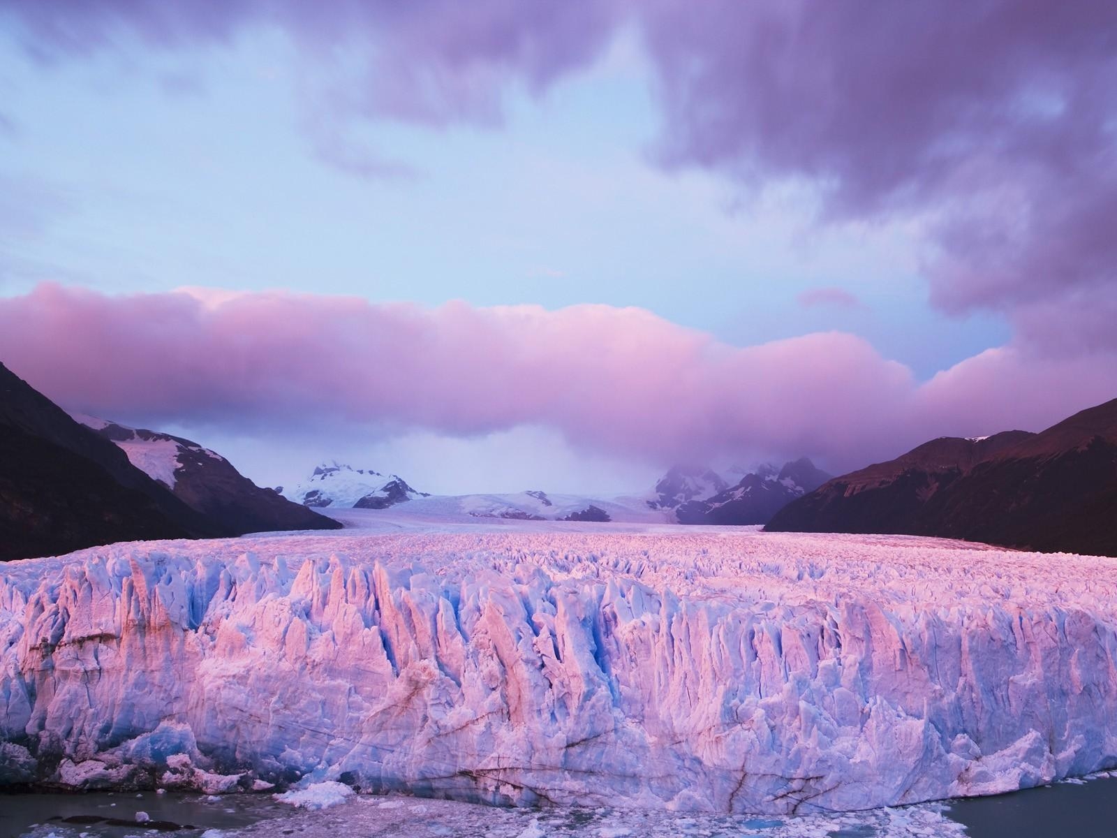 1600x1200 Perito Moreno Glacier at Sunrise Los Glaciares National Park, Desktop