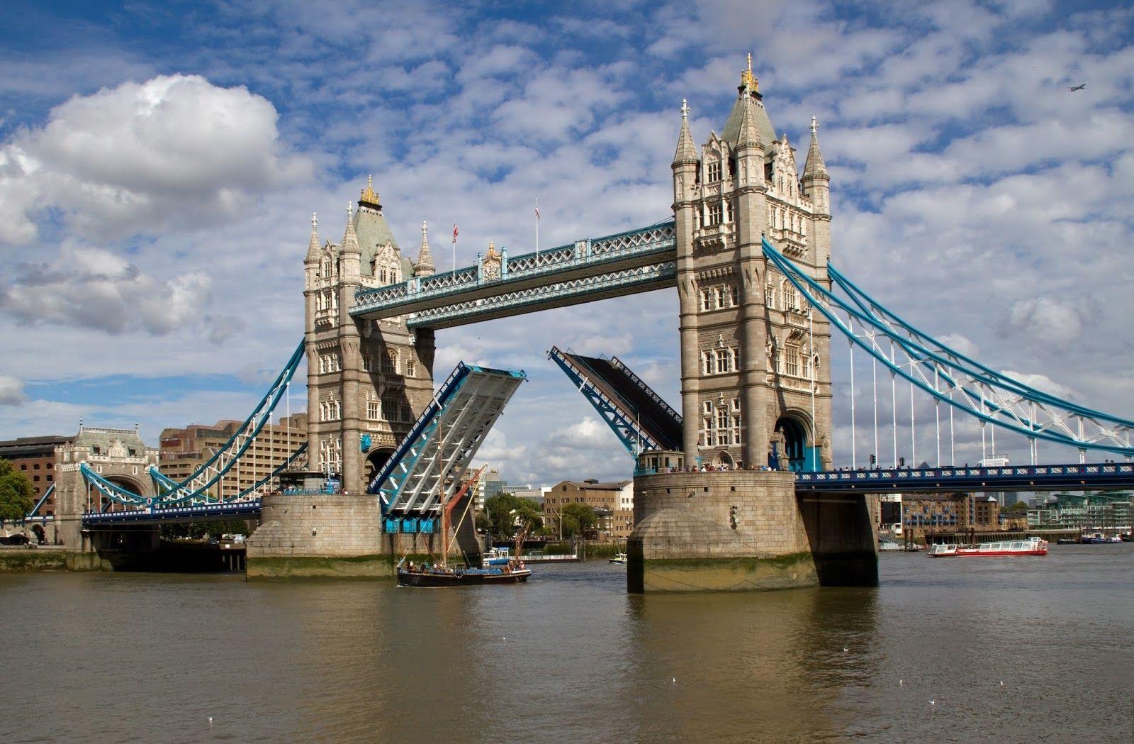 1600x1050 London Tower Bridge High Resolution Wallpaper For Free Download, Desktop