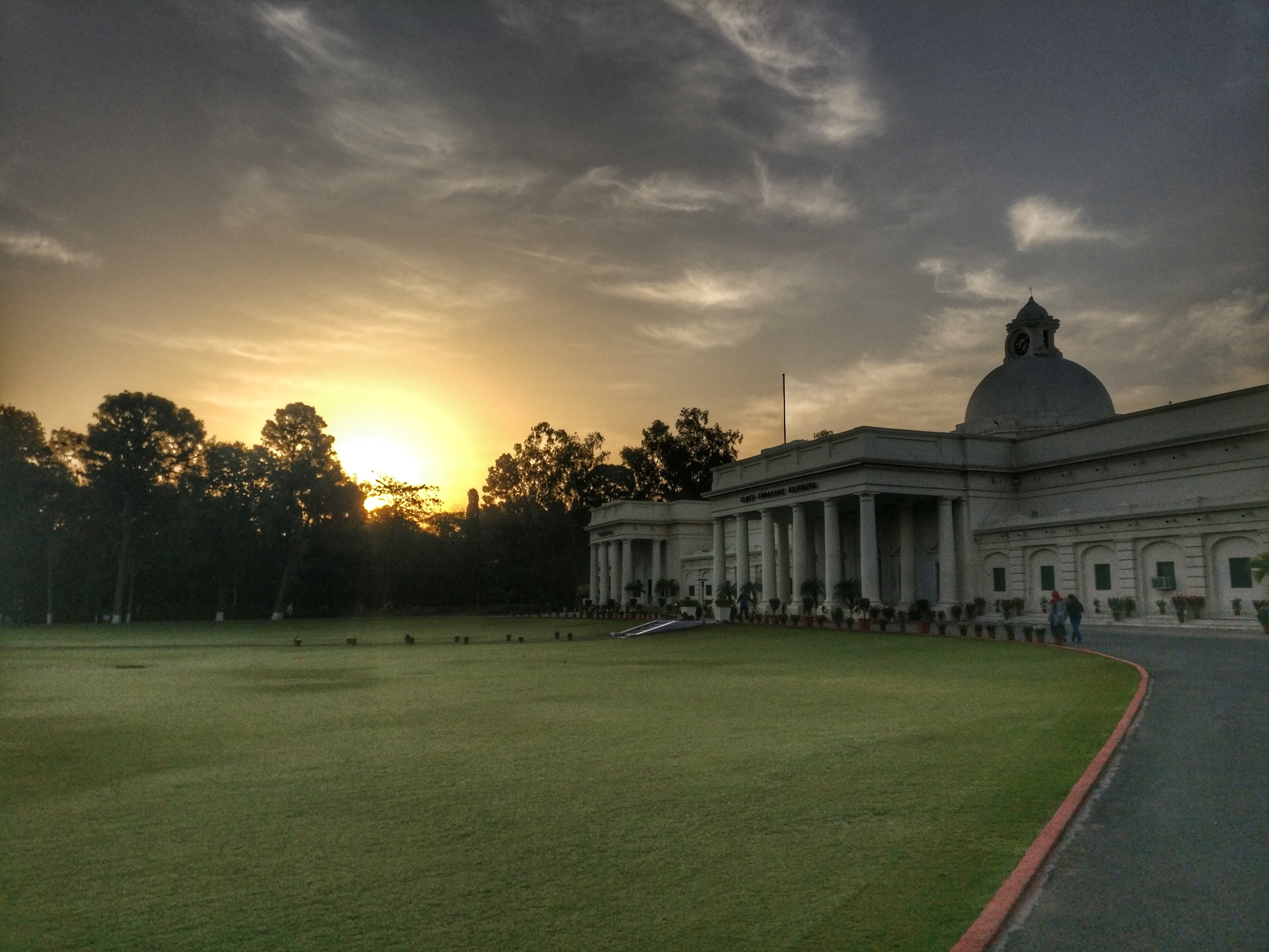 4640x3480 Sunrise over my college IIT, Desktop