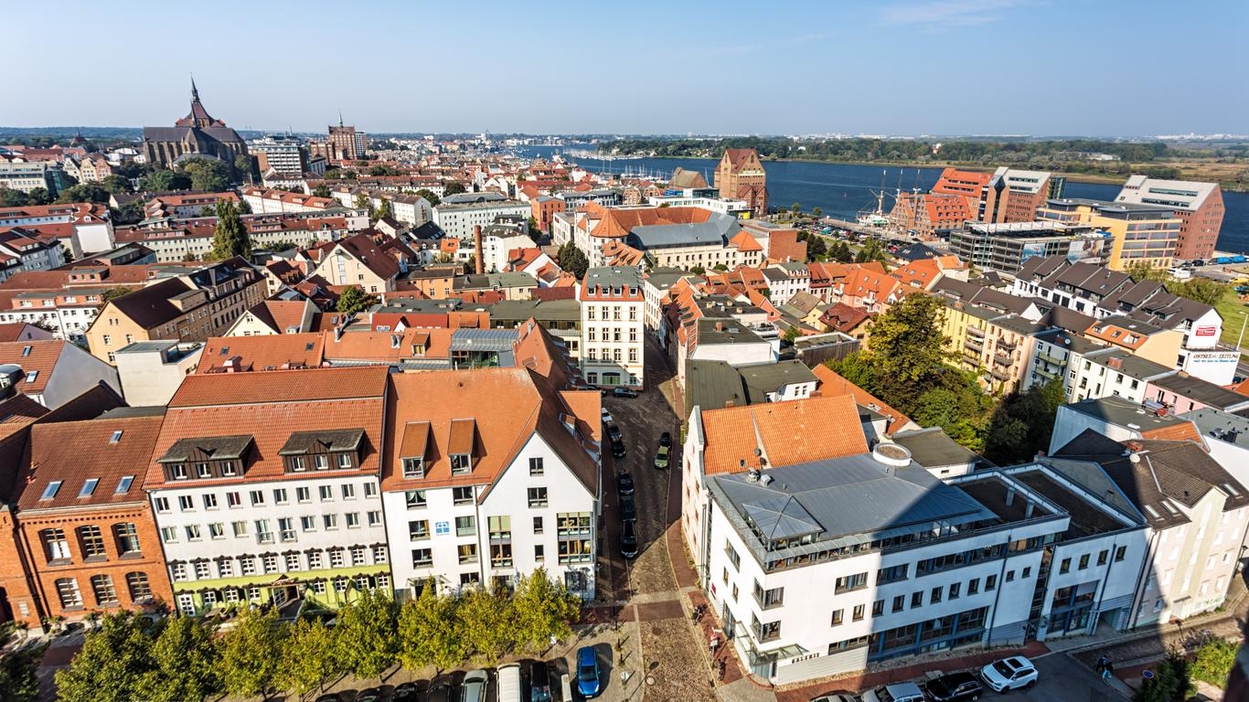 1370x770 Rostock Travel Guide, Desktop