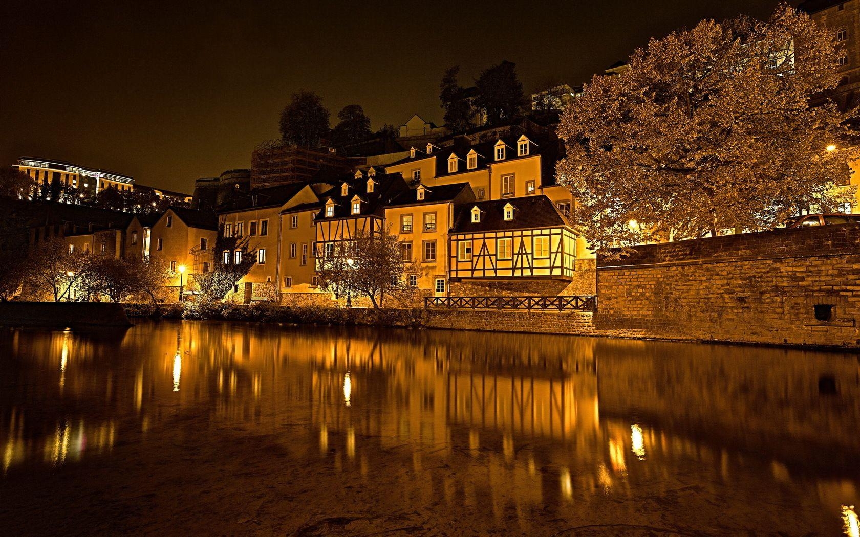 1680x1050 Luxembourg At Night Wallpaper, Desktop