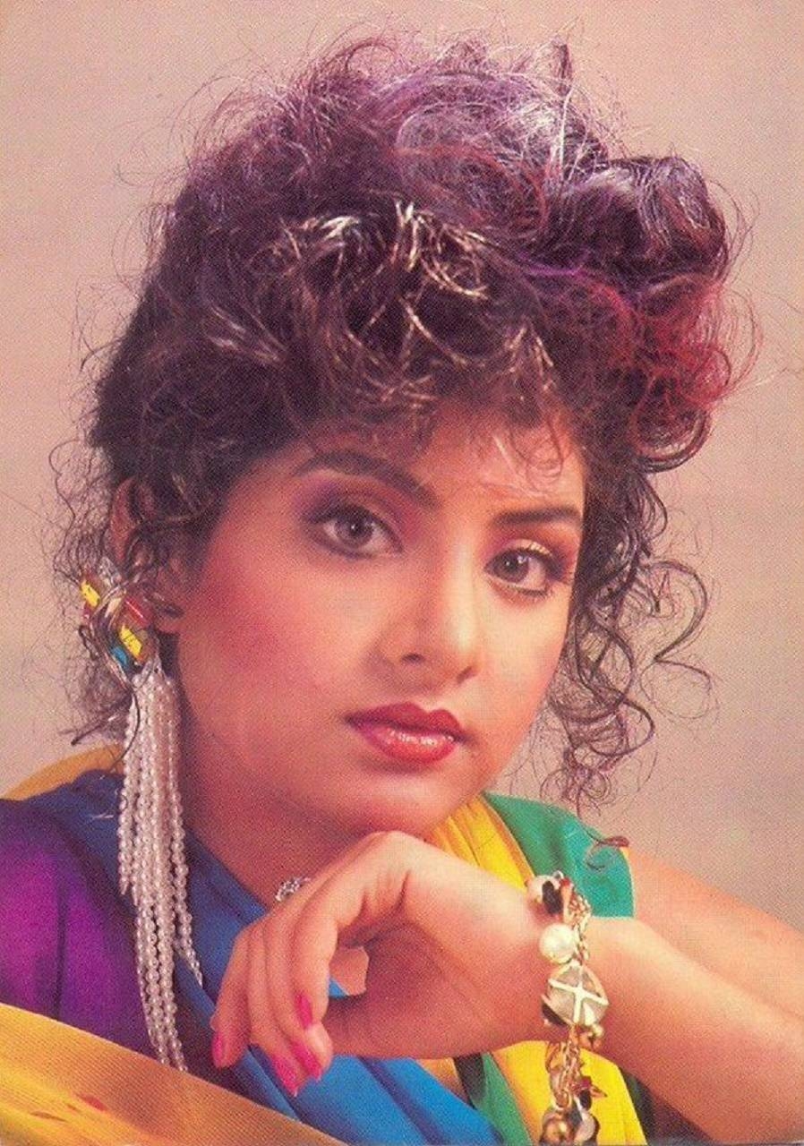 900x1280 Divya Bharti Wallpaper, Phone