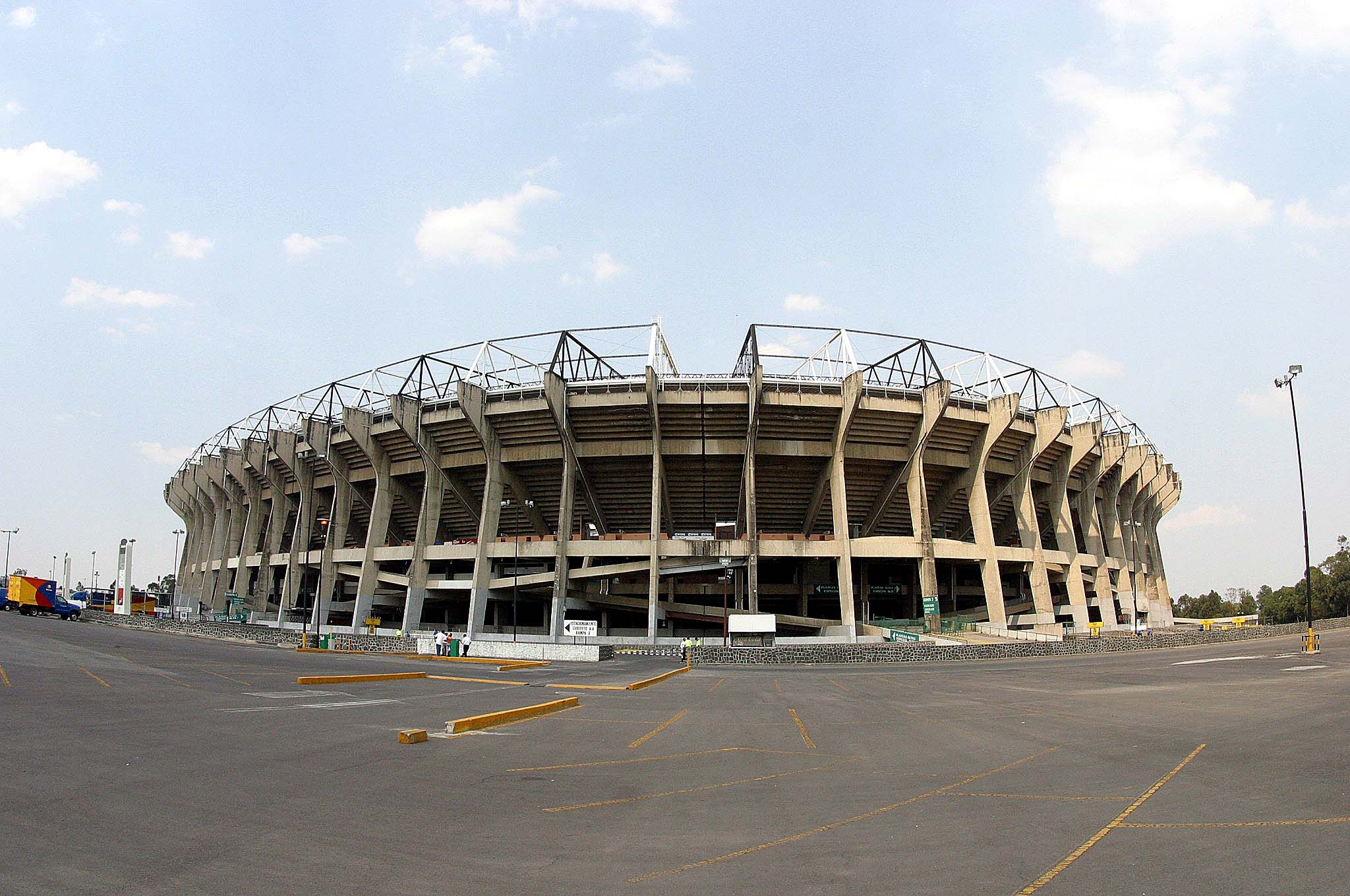 2050x1360 Estadio Azteca, Desktop