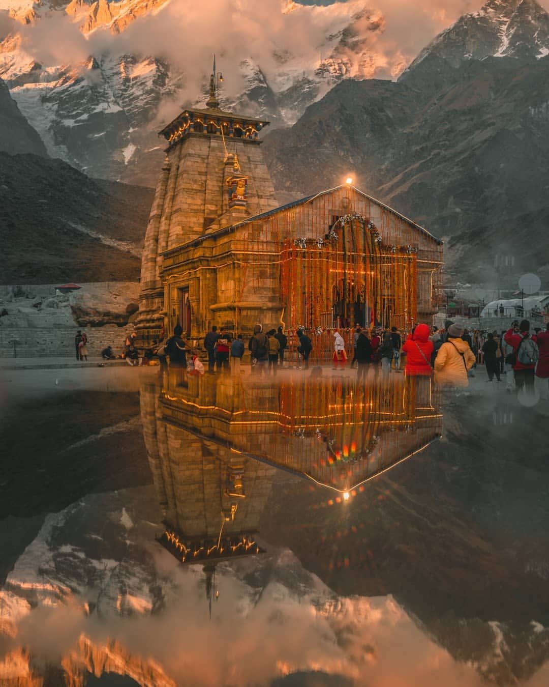 1080x1350 Kedarnath temple India (1080x 1300) #building #architecture #design #photography. Temple photography, Temple india, Water temple, Phone