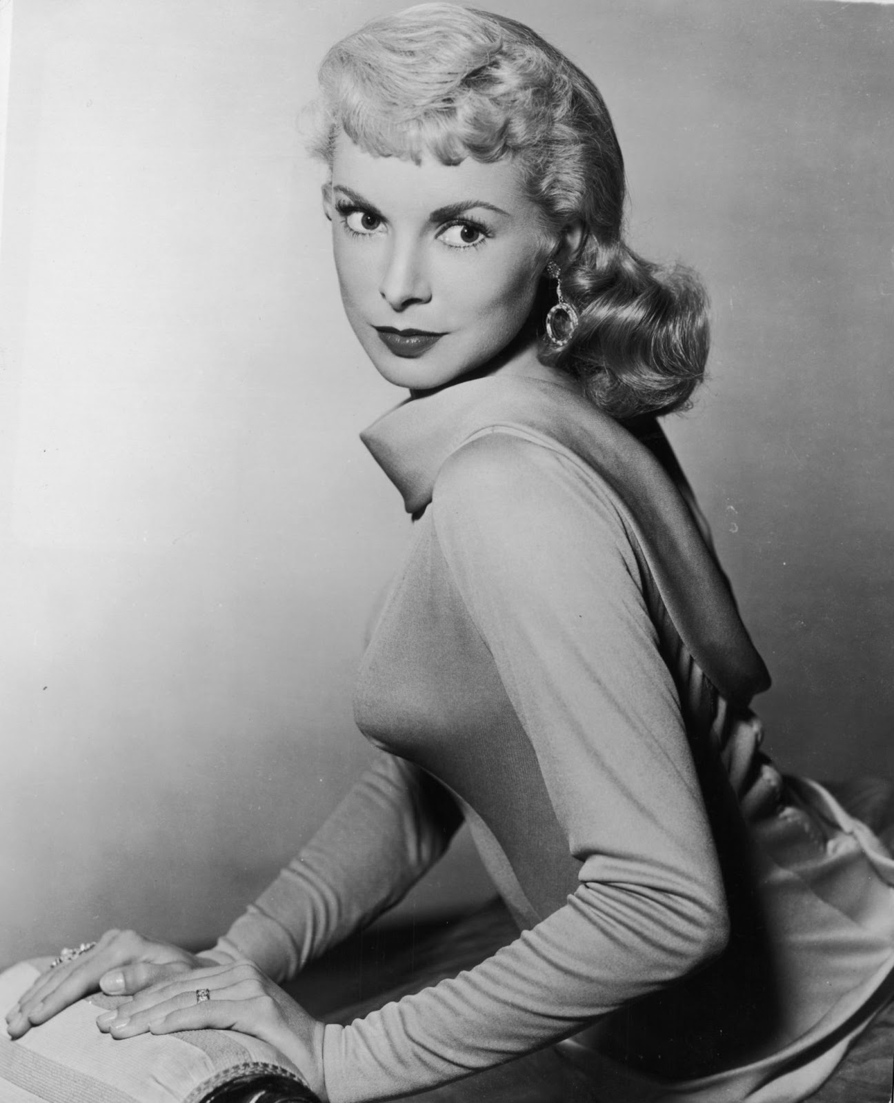 1300x1600 Bizy Body: Janet Leigh Wallpaper Gallery, Phone