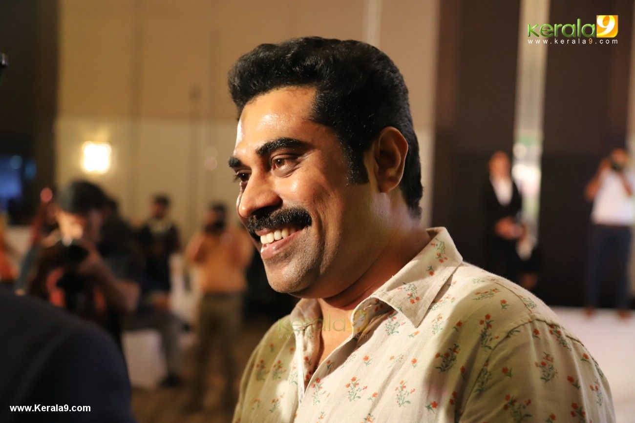 1300x870 Suraj venjaramoodu at neeraj madhav wedding reception photo 16281, Desktop