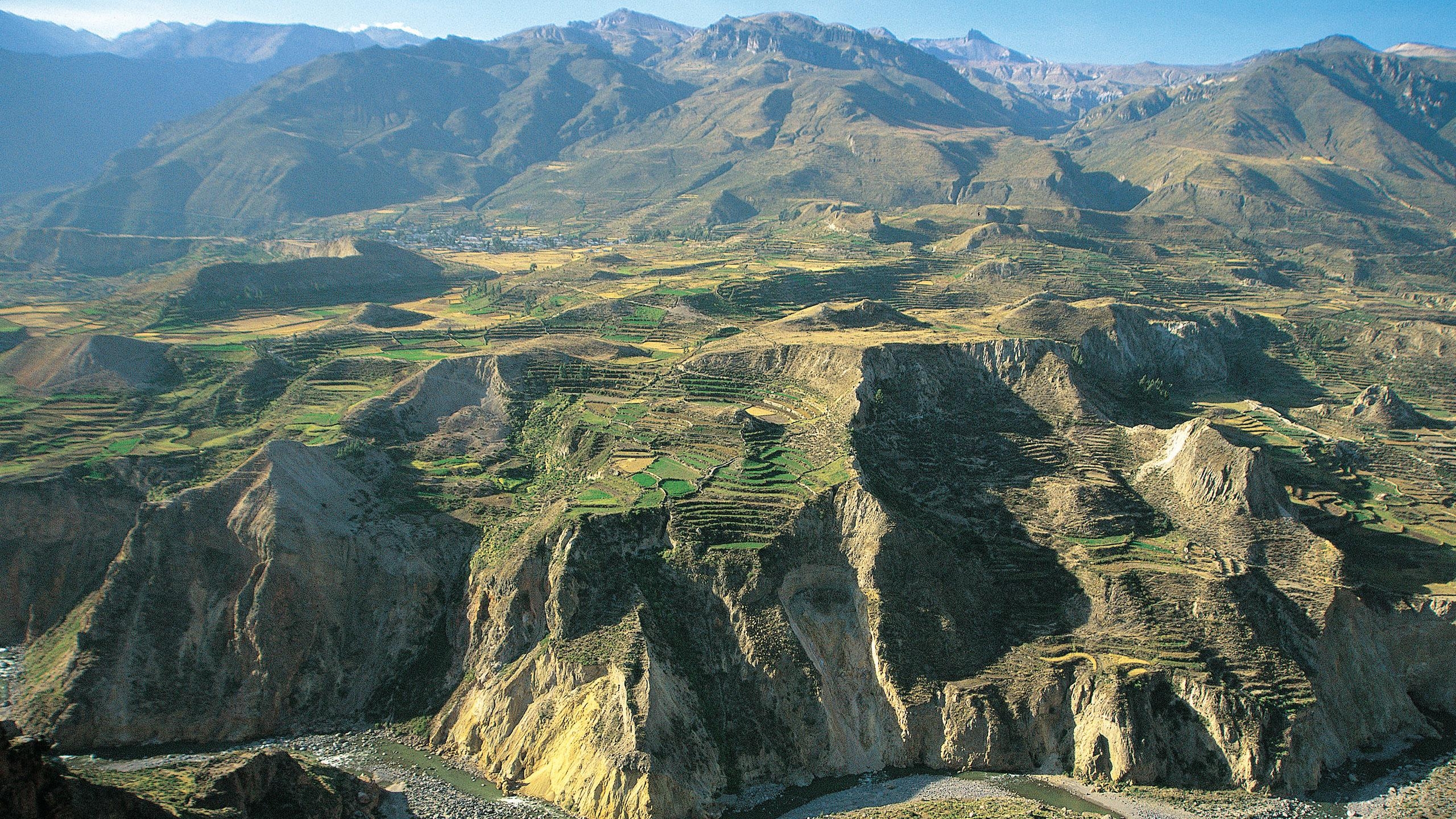 2560x1440 Book Arequipa & the Colca Canyon holidays 2020. Abercrombie, Desktop