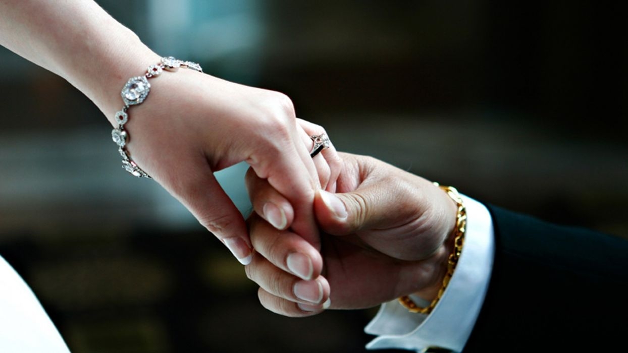 1250x700 Hands Nails Fingers Couple Wedding Marriage Rings Bracelet Wallpaperx1080, Desktop