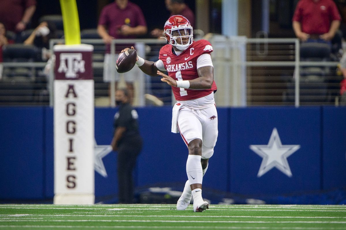 1200x800 KJ Jefferson injury: Arkansas QB returns in fourth quarter after suffering knee injury vs. Texas A&M, Desktop