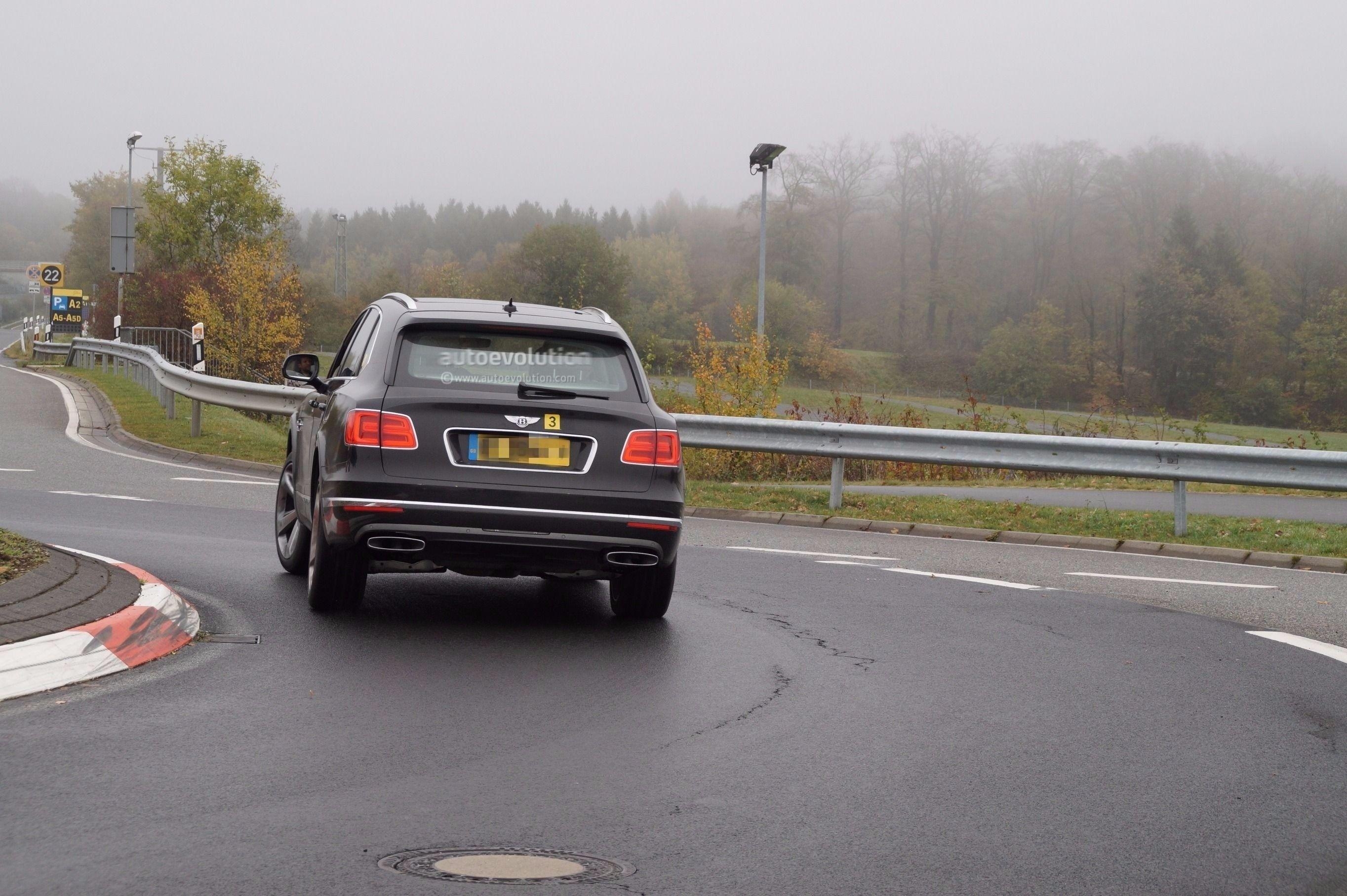 2730x1820 Bentley Bentayga PHEV Reveals EV Mode Button In Newest Spy, Desktop