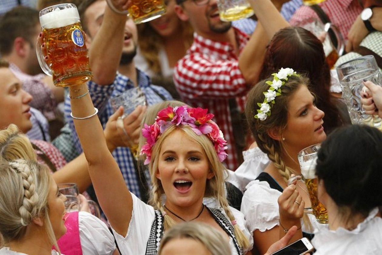 1260x840 Oktoberfest Arrives HD Wallpaper, Desktop