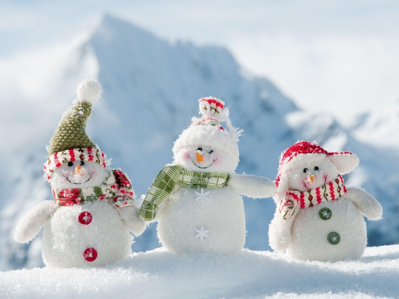 1600x1200 Winter Snowman Wallpaper. Free Wallpaper Image, Desktop