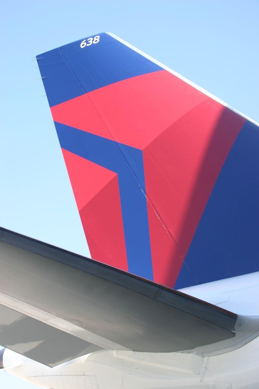 900x1350 Delta Air Lines Boeing 737 832 N397DA View Of The Empennage, Phone