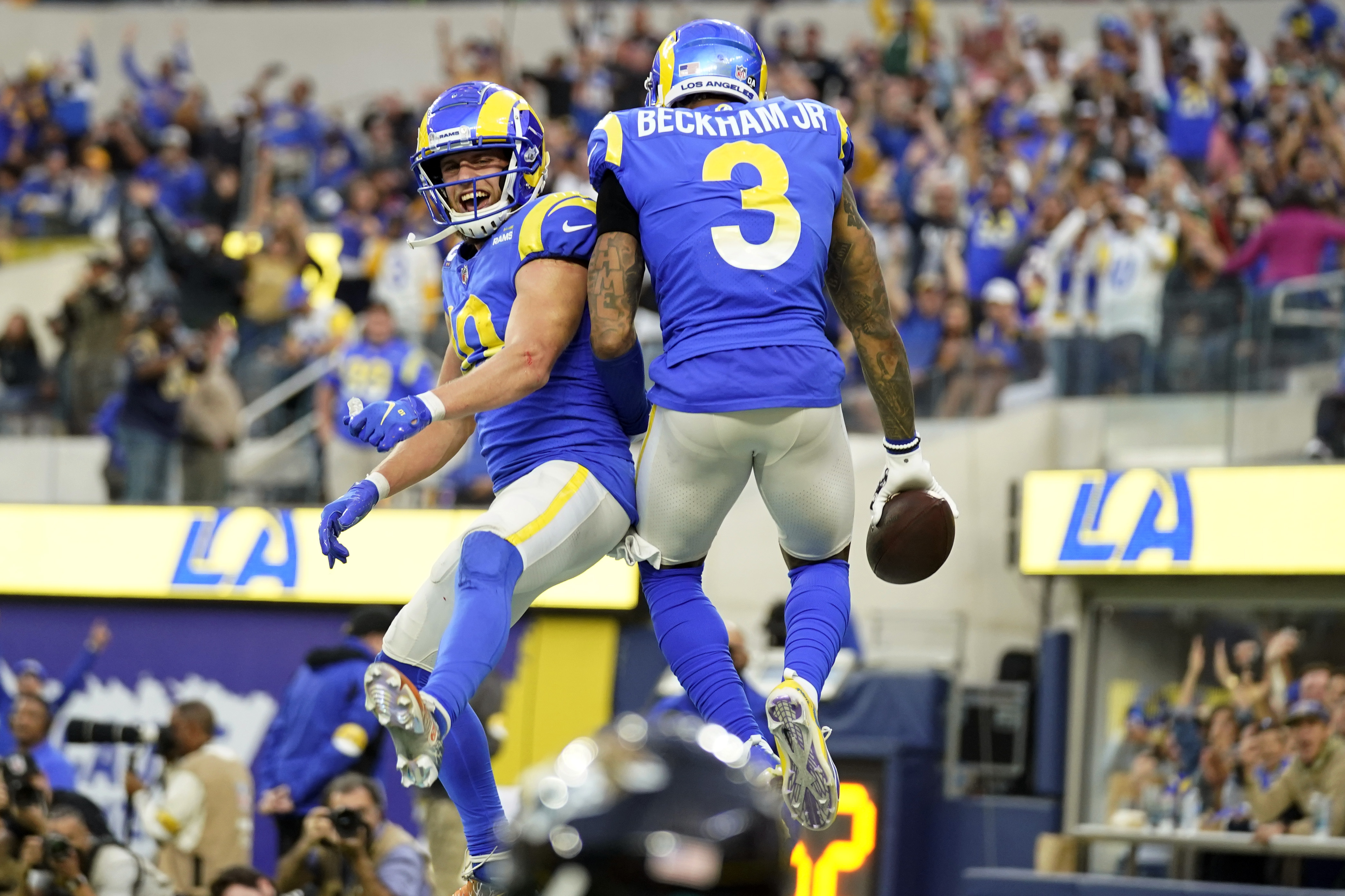 4180x2790 LA Rams Snap 3 Game Skid, Roll Over Jacksonville 37 7, Desktop