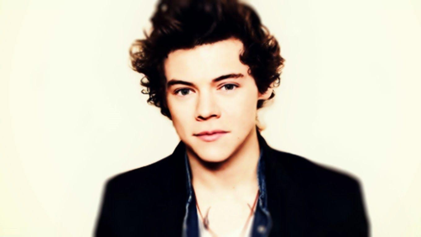 1360x770 Harry Styles, Desktop