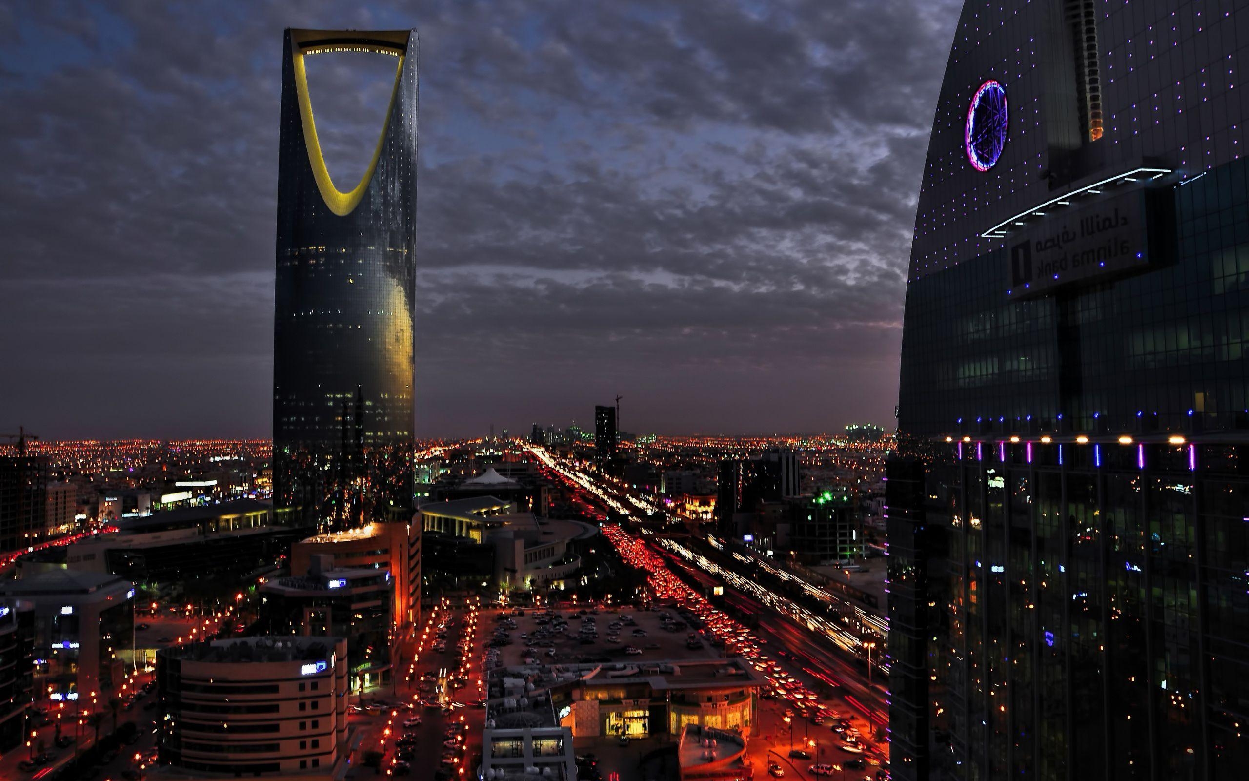 2560x1600 Kingdom tower saudi arabia, Desktop