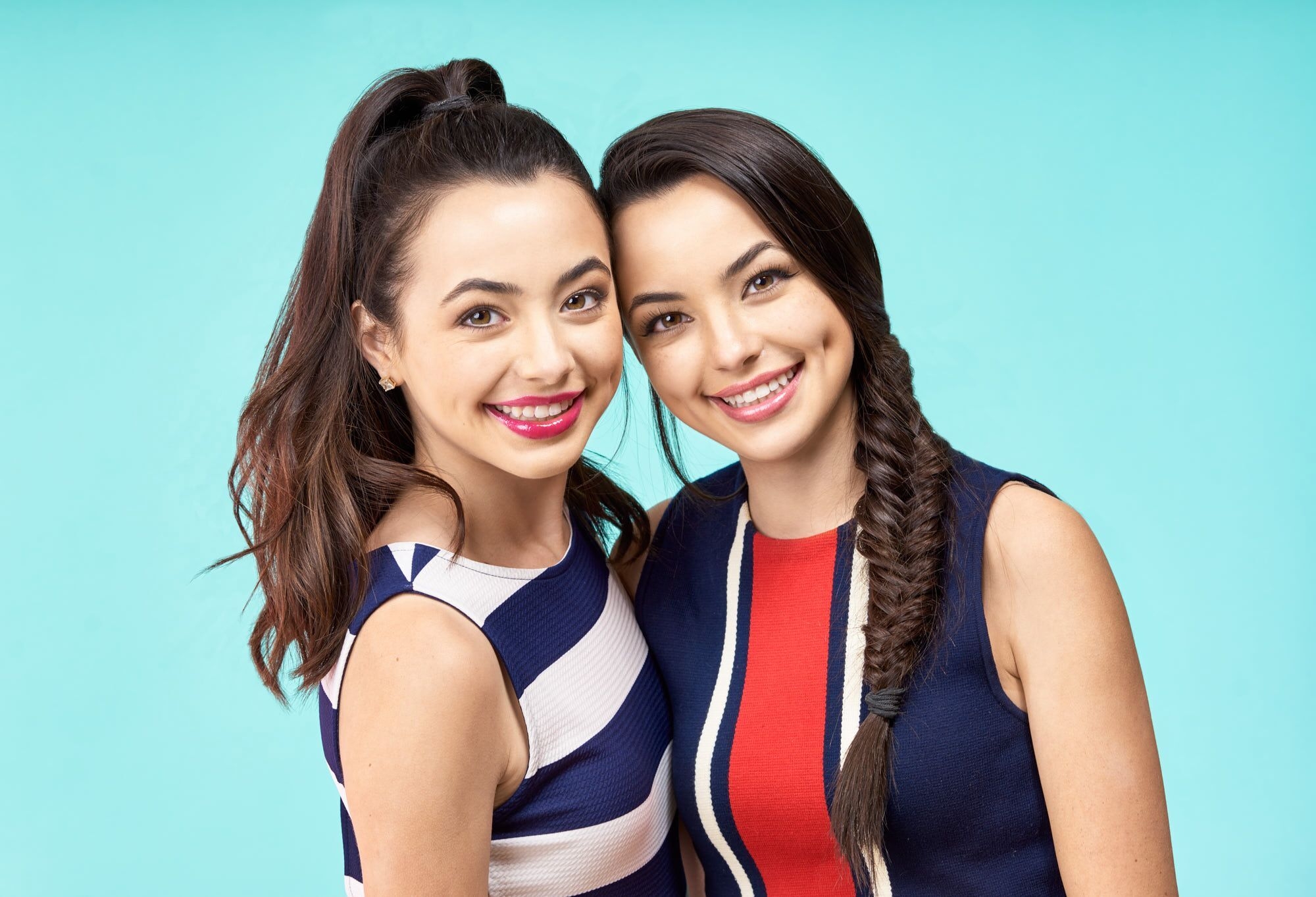 2000x1370 The Merrell Twins Vanessa Merrell Veronica Merrell Women Model Simple Background Twins Blue Backgrou Wallpaper:, Desktop