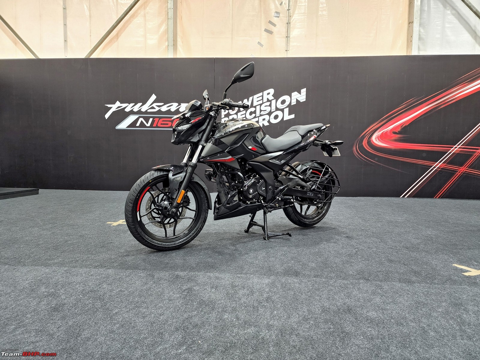 1600x1200 Bajaj Pulsar N160 Review, Desktop