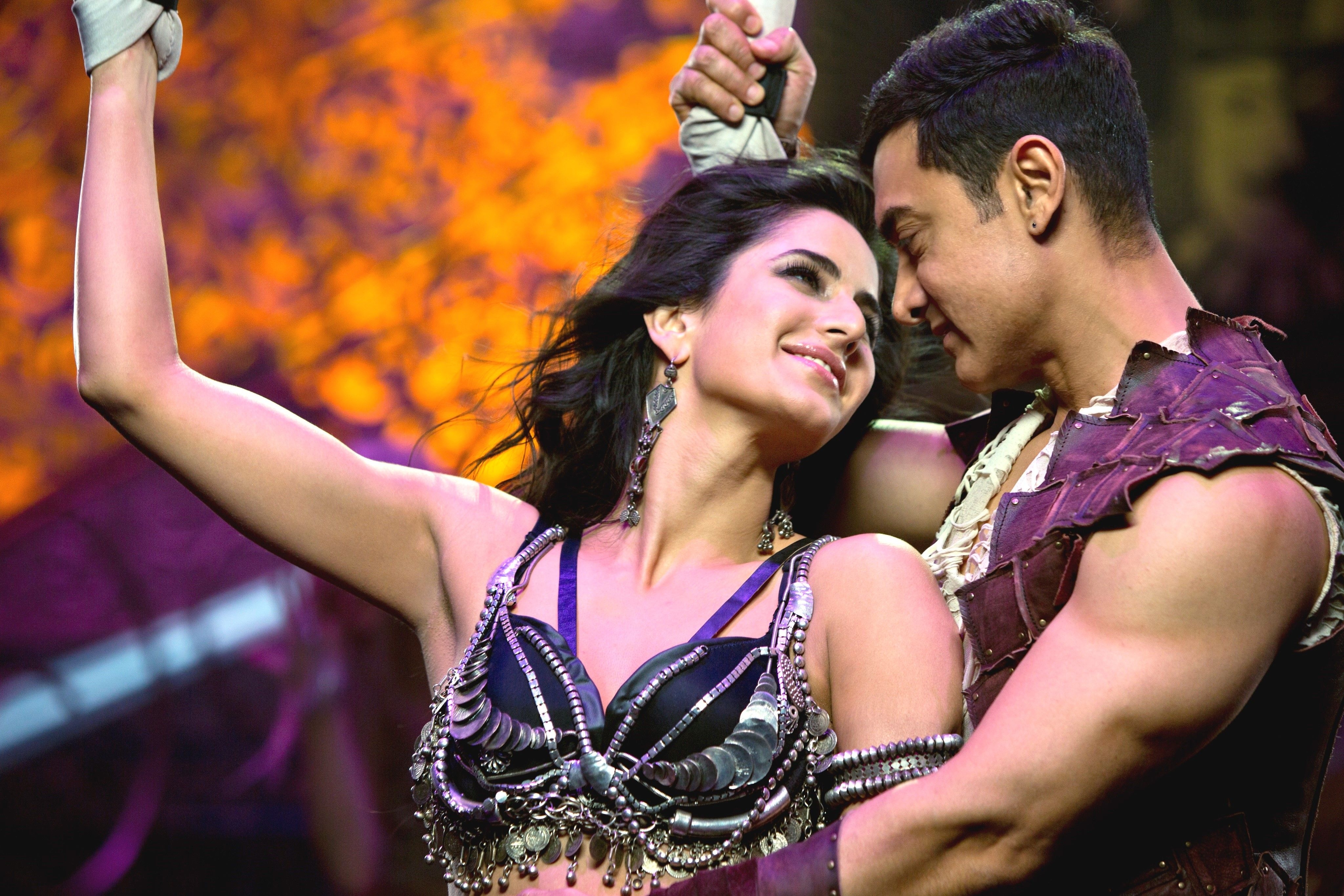 4100x2740 Katrina Kaif and Aamir Khan in Dhoom 3 Songs Wallpaper, Desktop