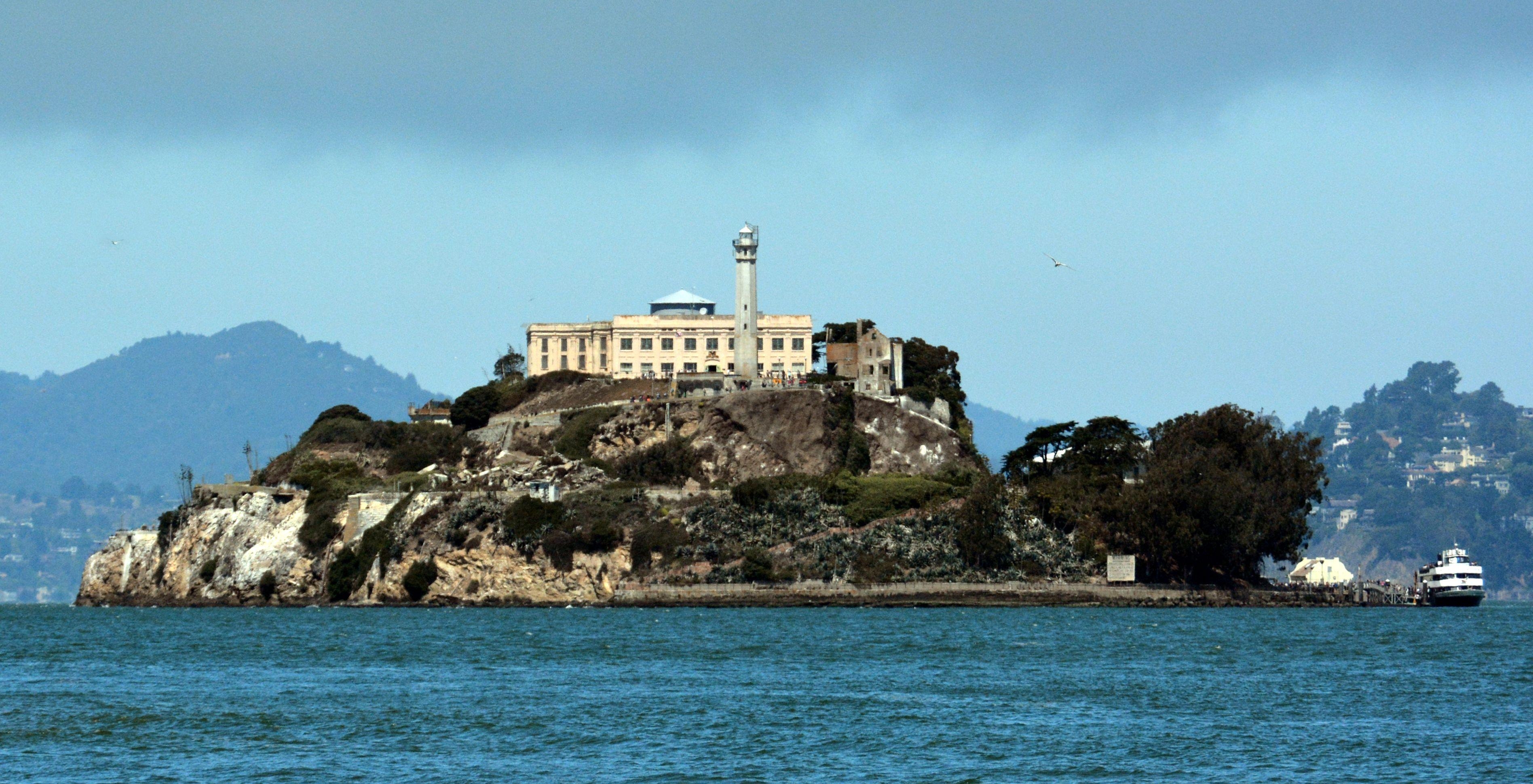 3800x1940 Alcatraz, Desktop