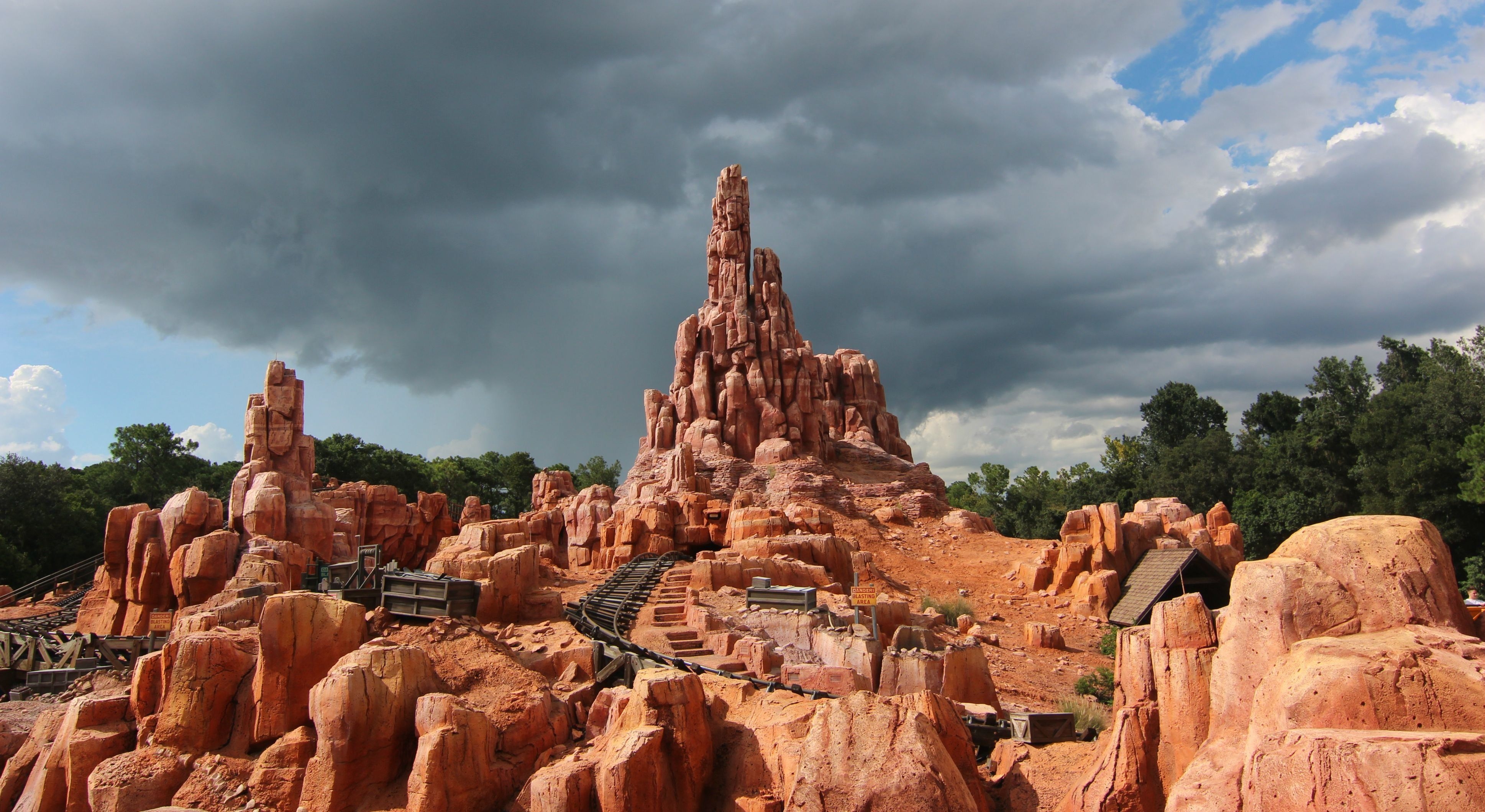 3880x2130 Thunder Mountain Railroad in Disney World 4K wallpaper, Desktop