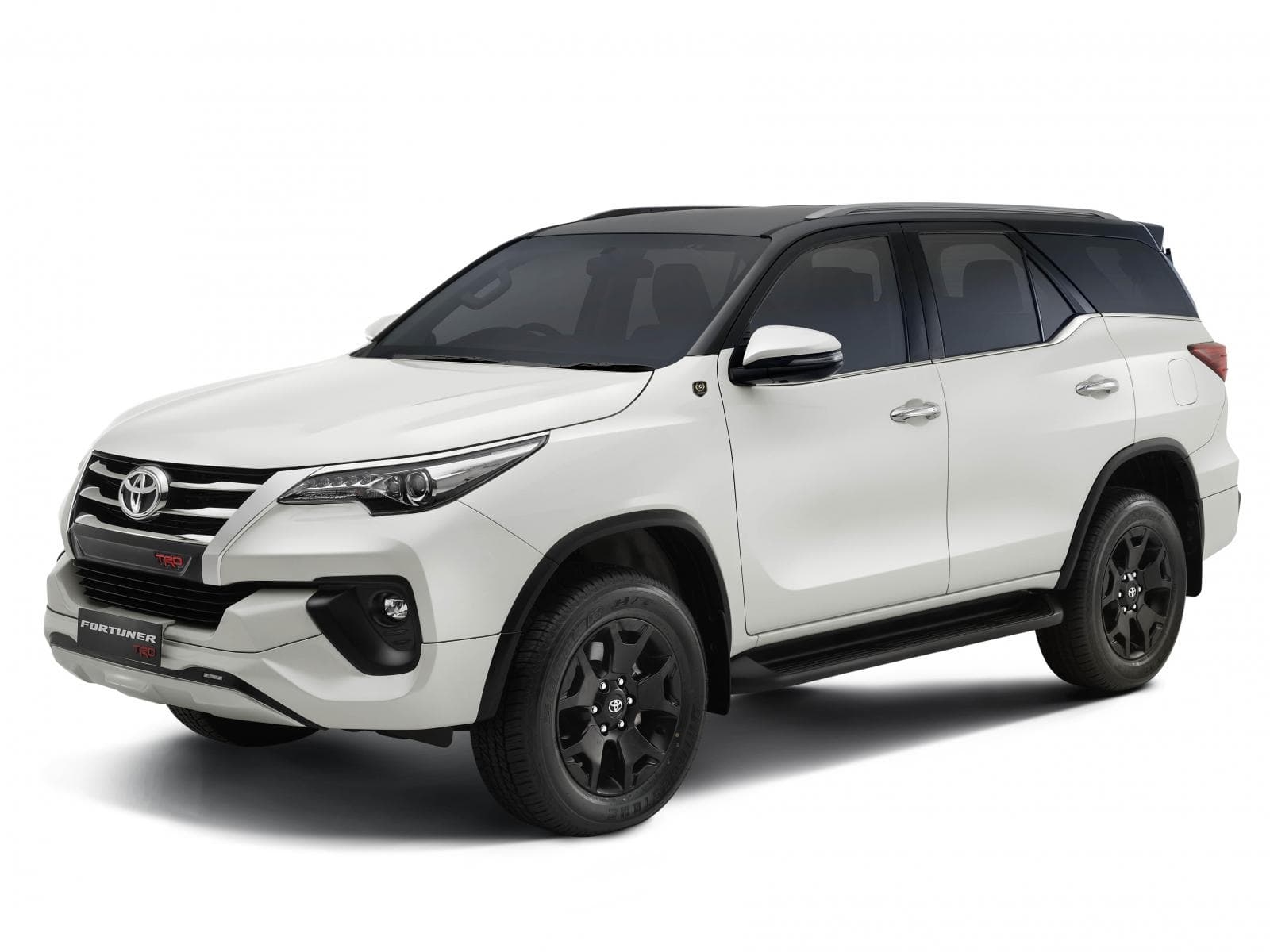 1600x1200 Toyota Fortuner wallpaper, free download, Desktop