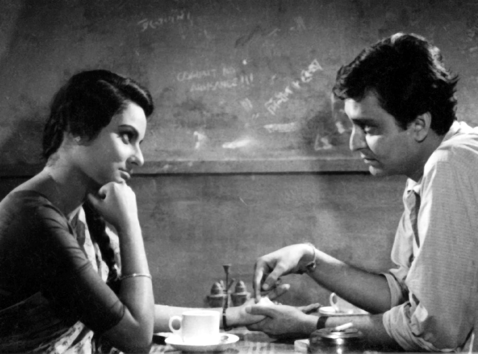 1600x1190 The Silent Gaze In Satyajit Ray's Almost Love Story. The Current, Desktop