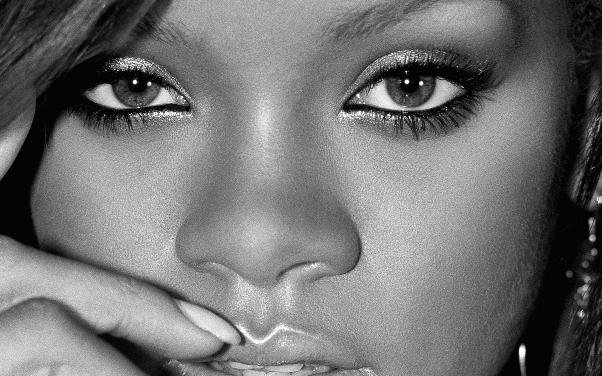 1920x1200 Close Up Rihanna Face, Desktop