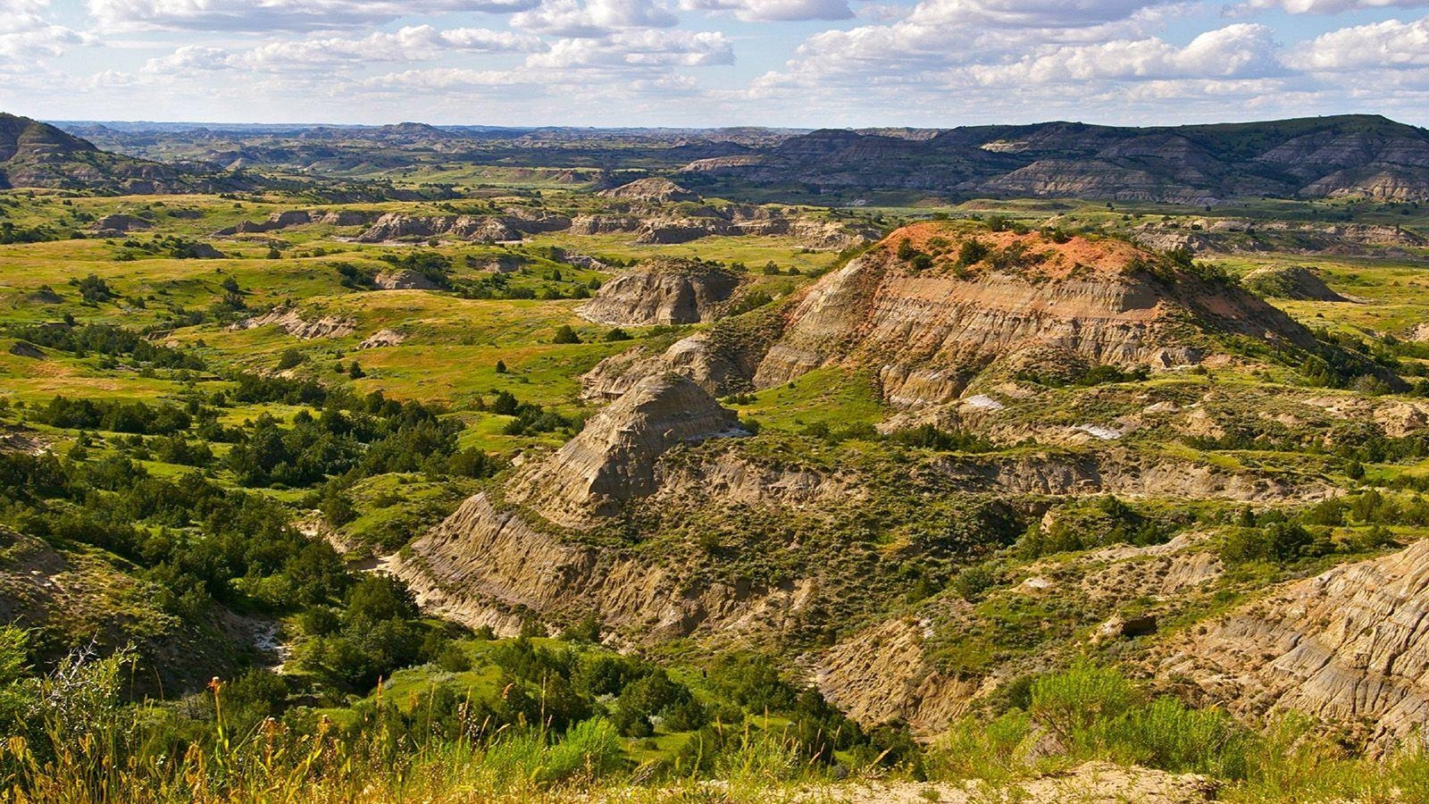 1600x900 Badlands National Park, Desktop