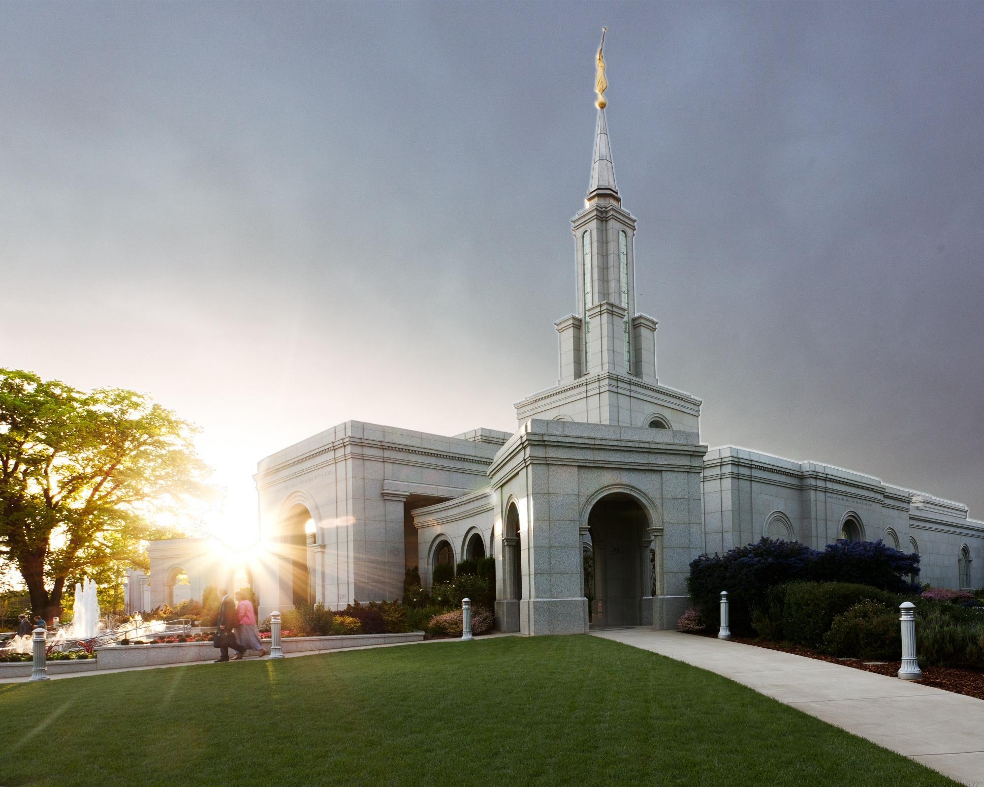 2000x1600 Sacramento California Temple, Desktop