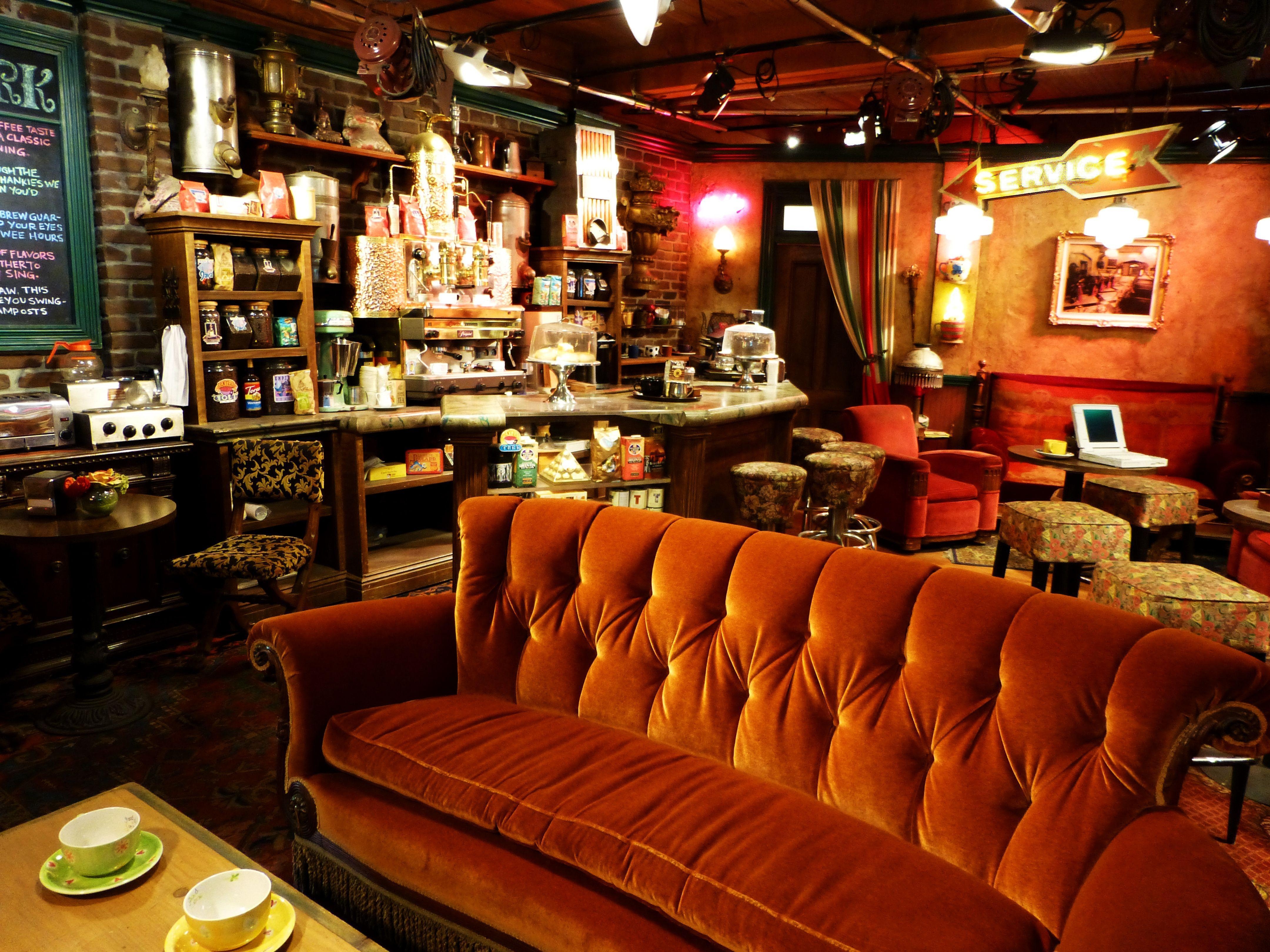 4320x3240 Central Perk (FRIENDS SET), Desktop