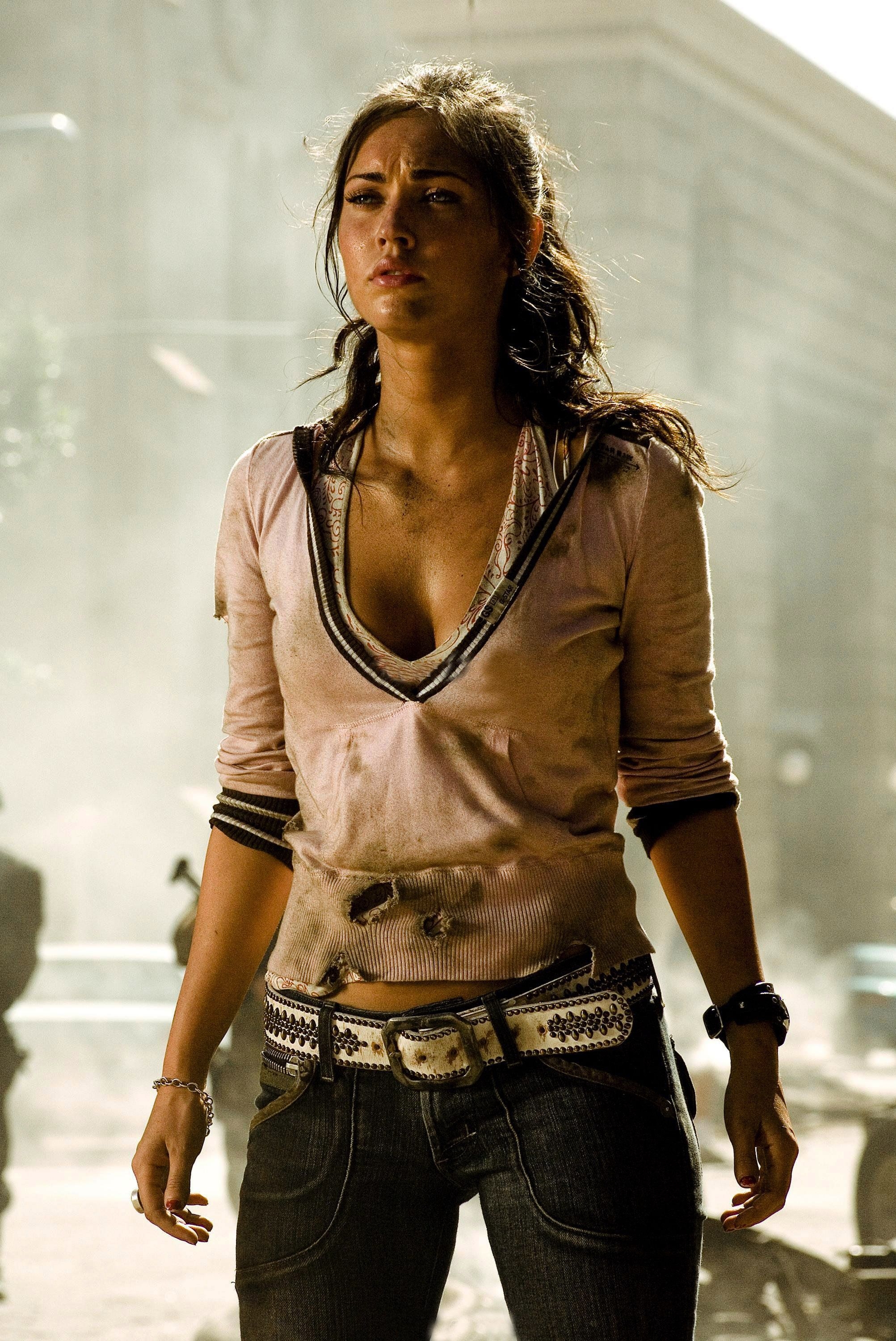 2010x3000 Megan Fox photo, pics, wallpaper. Megan fox picture, Megan fox transformers, Megan fox style, Phone