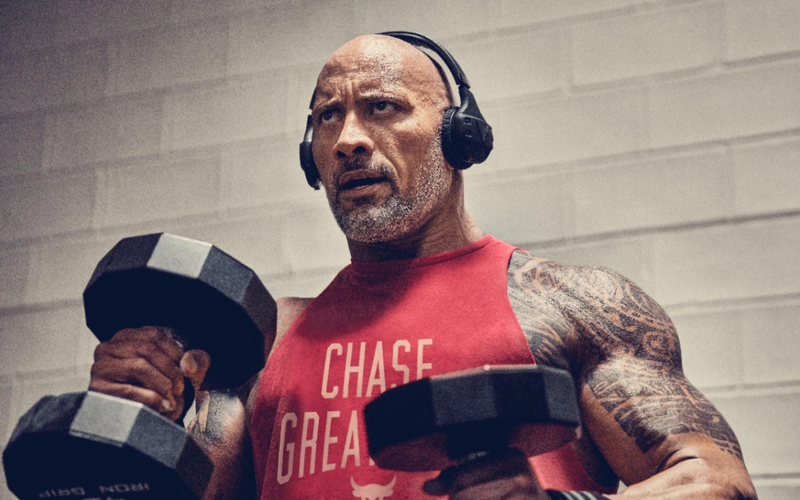 2560x1600 Dwayne Johnson Working Out 4K Wallpaper, Desktop