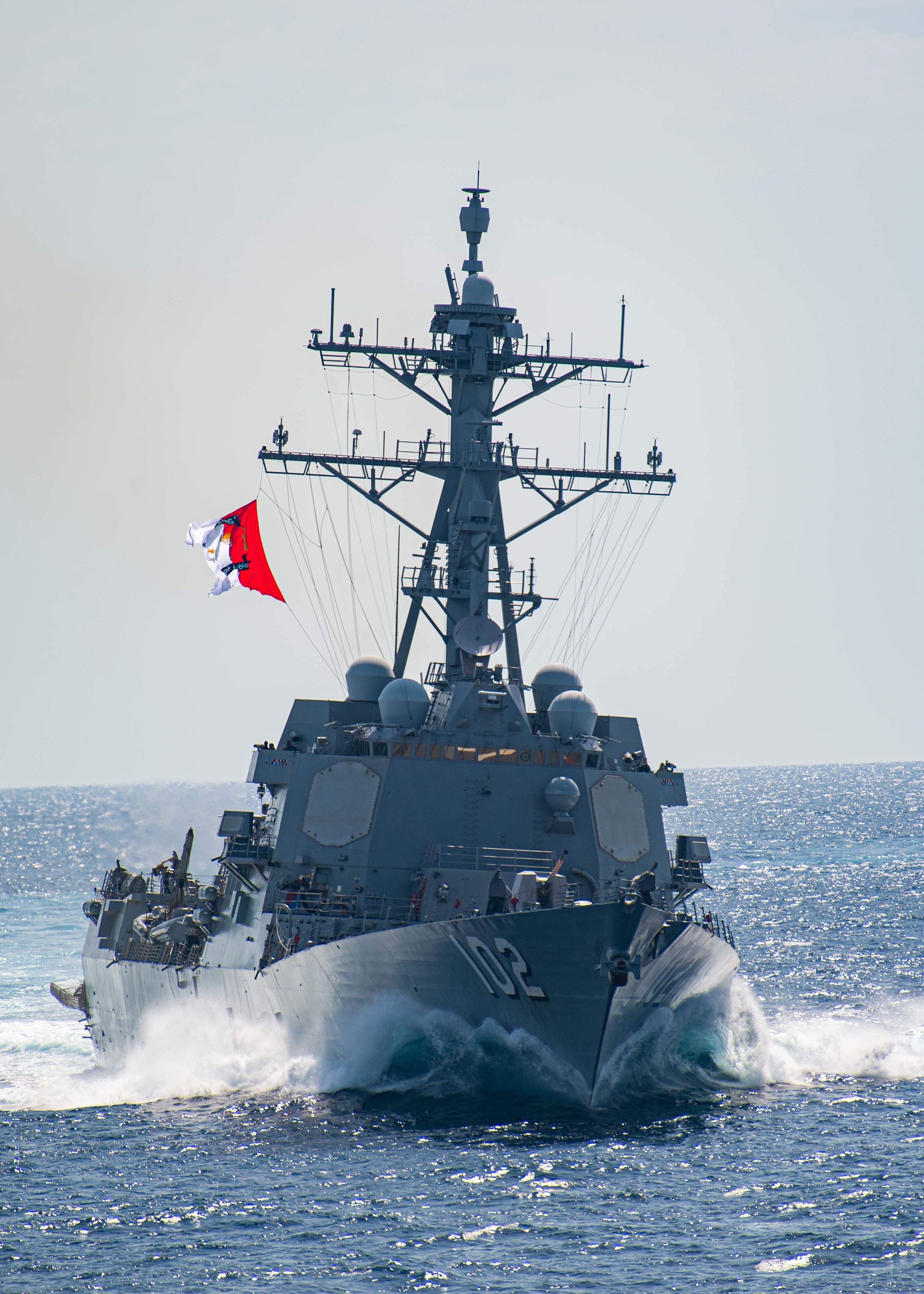 2930x4100 U.S. Navy speed into the weekend! ⚓ #USSSampson (DDG 102) conducts routine underway operations in the #PhilippineSea. Sampson is on a scheduled deployment in the AOR in support, Phone