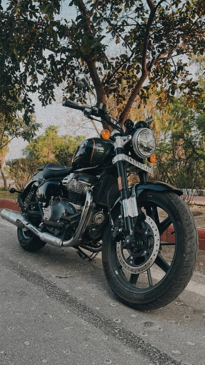 670x1200 Royal Enfield Super Meteor 650 Review, Phone