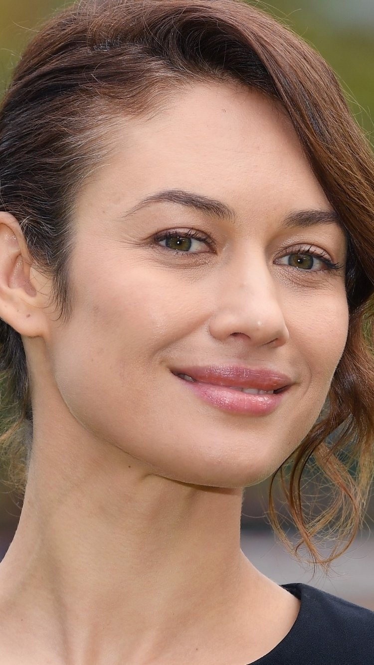 750x1340 Celebrity Olga Kurylenko, Phone