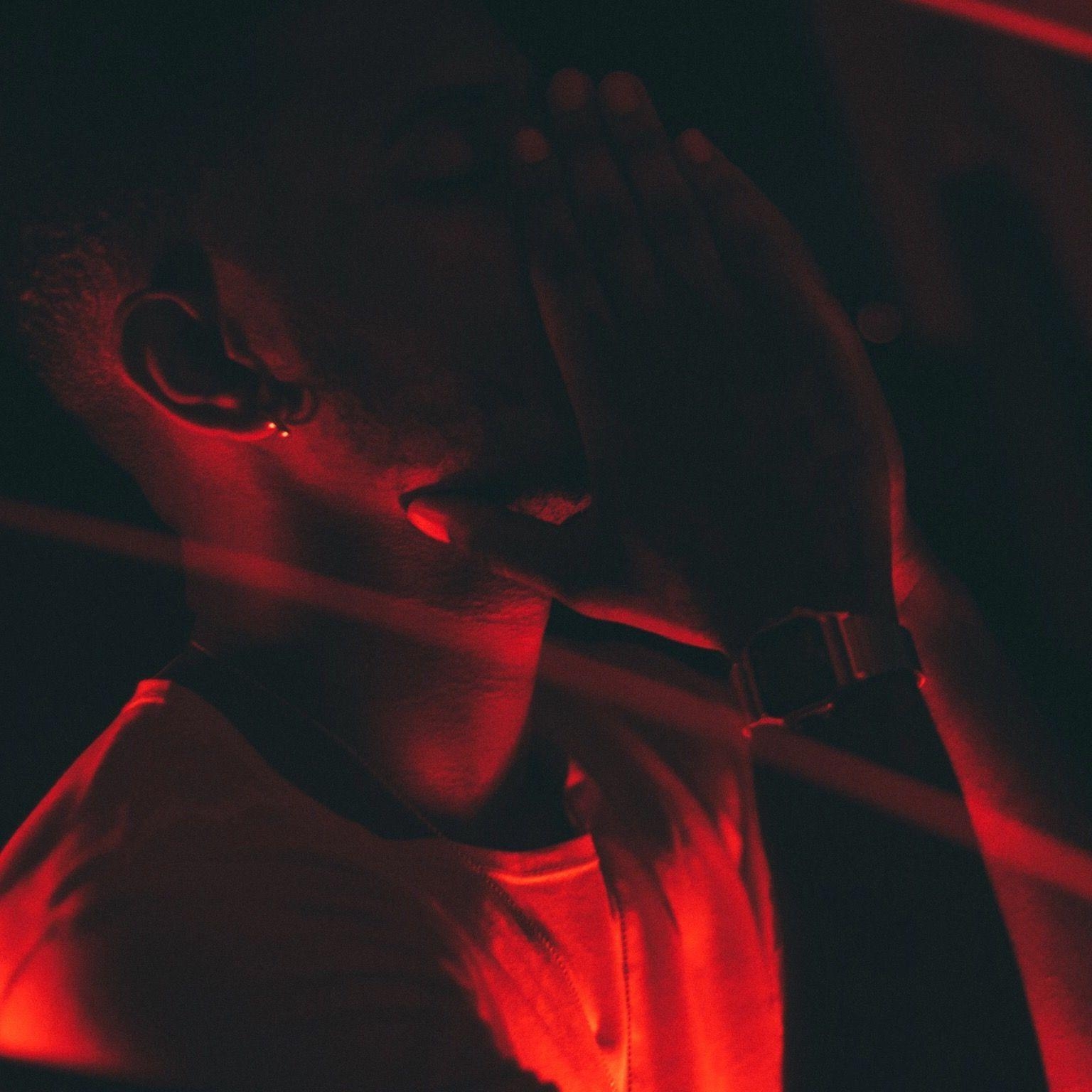 1540x1540 Bryson Tiller, Phone