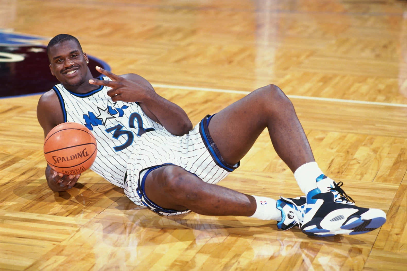 1590x1060 Download Funny Nba Peace Sign Picture, Desktop