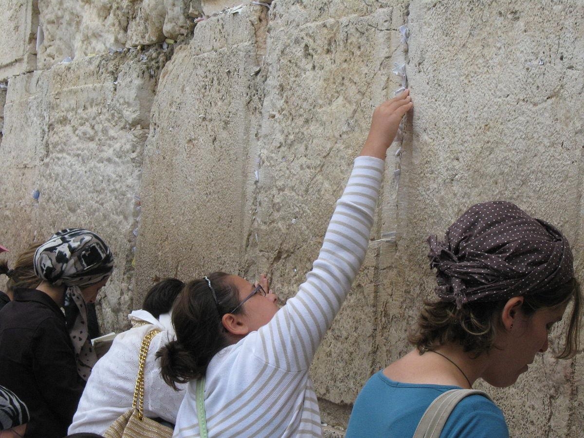 1200x900 Placing notes in the Western Wall, Desktop