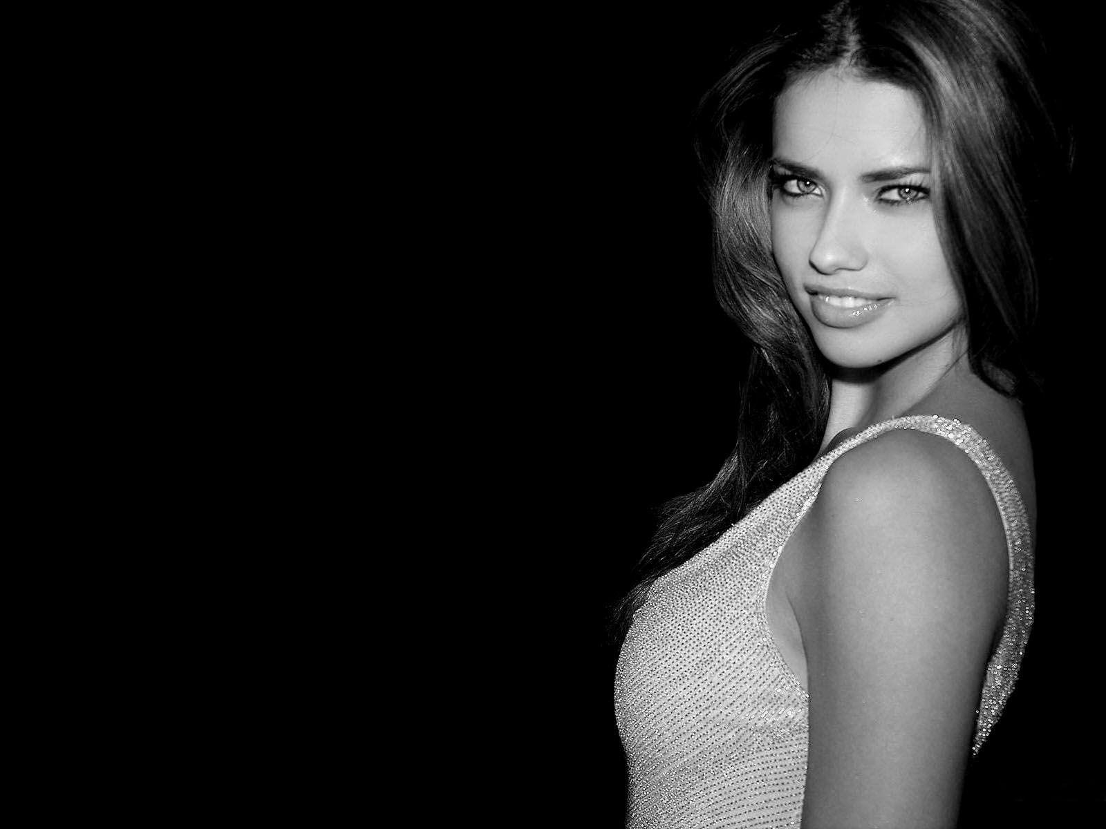 1600x1200 Adriana Lima HD Wallpaper Wallpaper Inn, Desktop