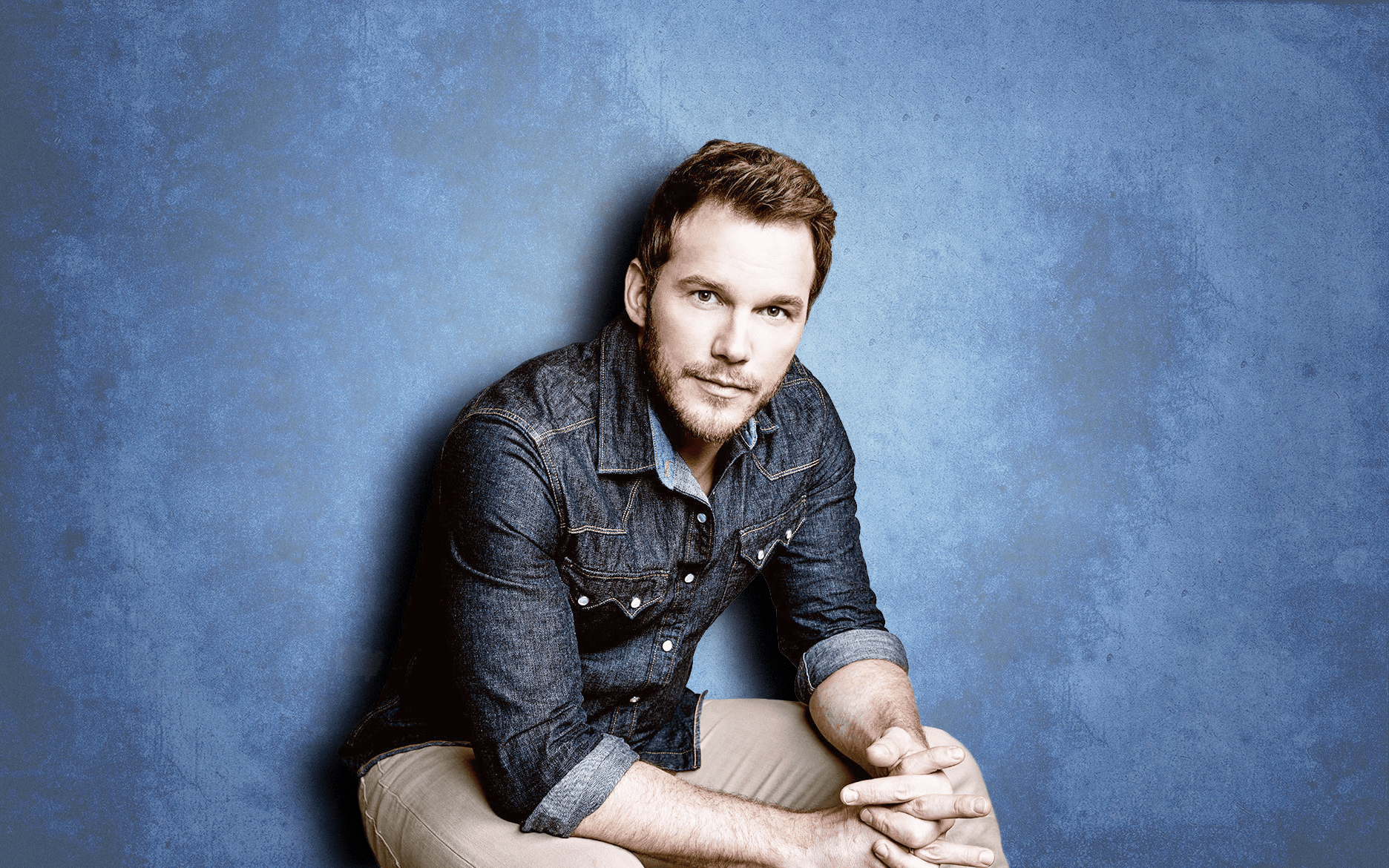 1880x1170 Chris Pratt, Actor, Blue Background Wallpaper HD / Desktop, Desktop