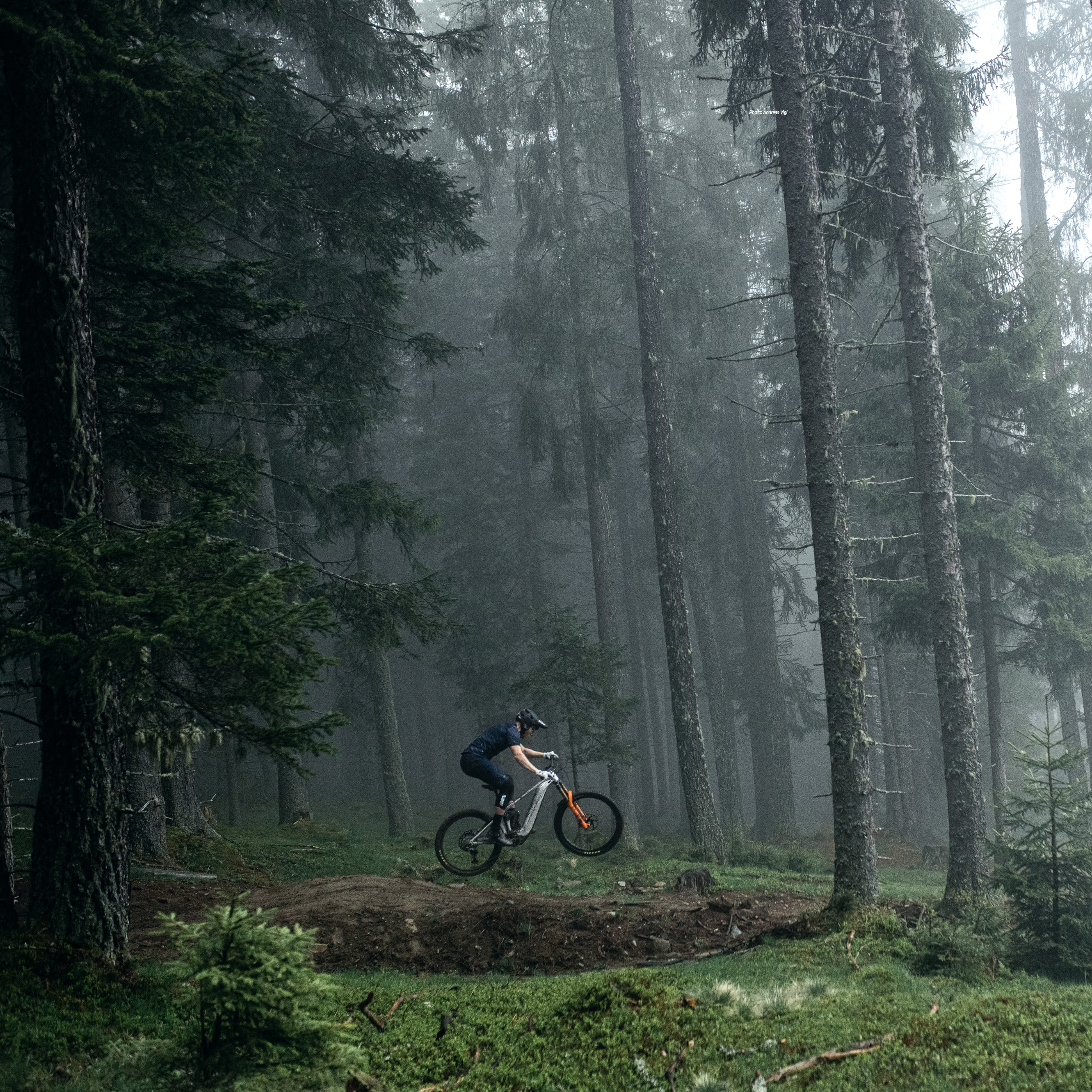 2670x2670 Wallpaper. Giant Bicycles Official site, Phone