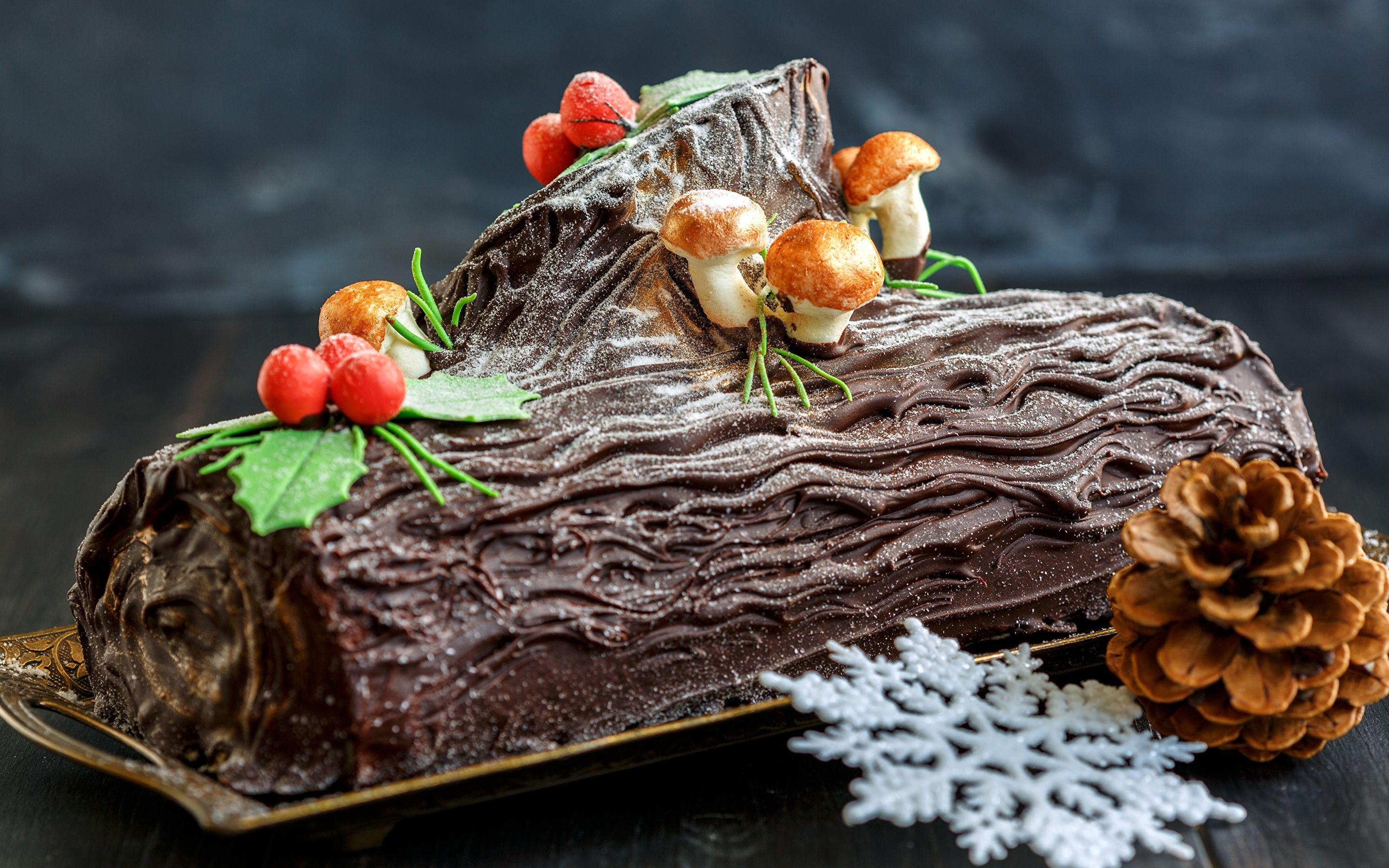 2880x1800 Wallpaper Roulade New year Chocolate Snowflakes Mushrooms, Desktop