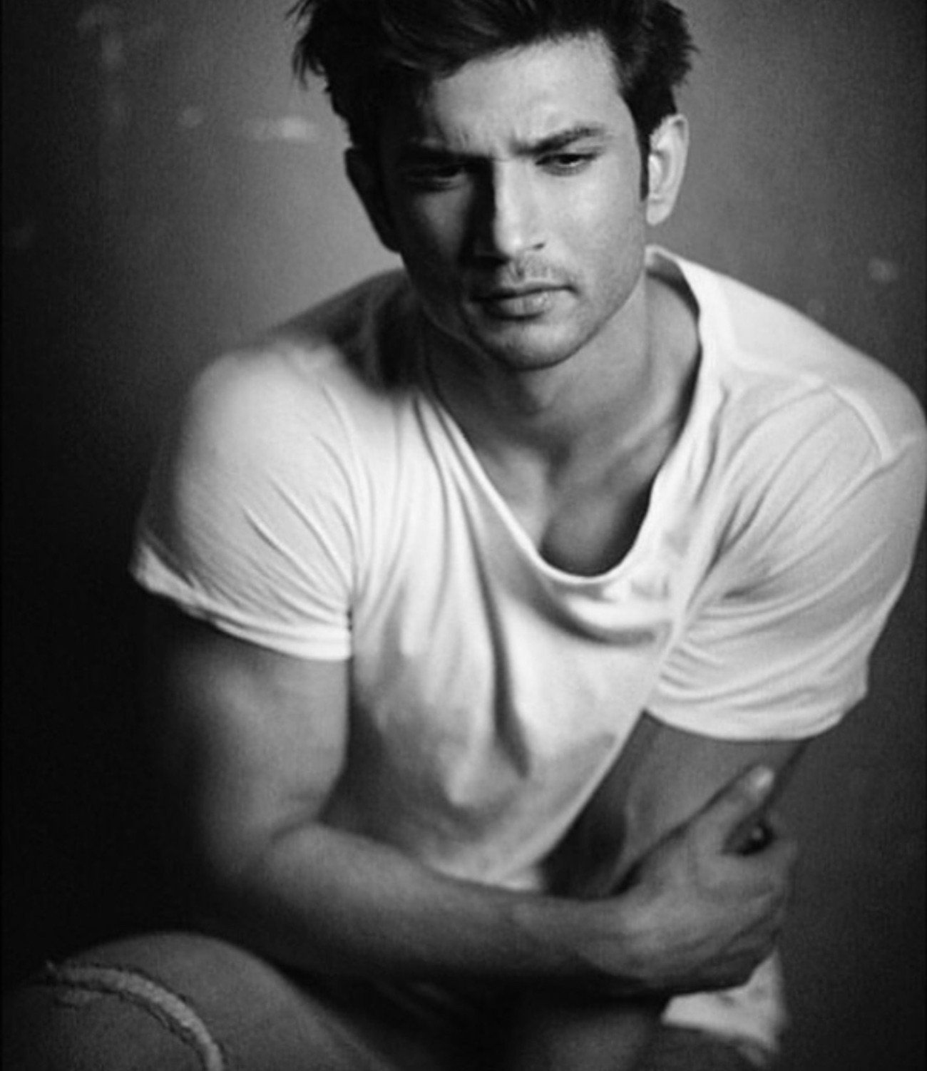 1300x1510 Sushant Singh Rajput death: Bollywood divided on 'insider vs outsider' issue, Phone