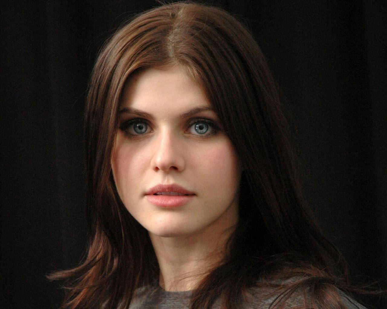 1280x1030 Beautiful Alexandra Daddario wallpaperx1024, Desktop