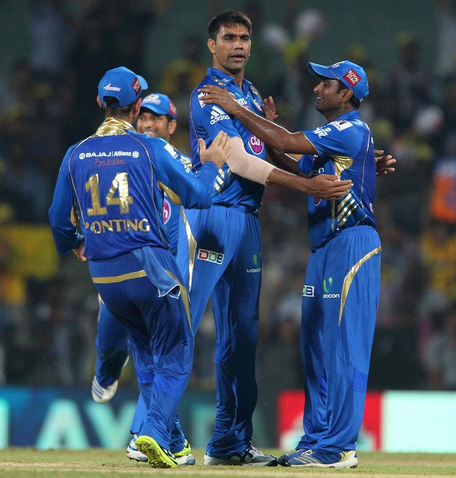 900x950 5th match: Chennai Super Kings v Mumbai Indians at Chennai, Apr 6, Phone