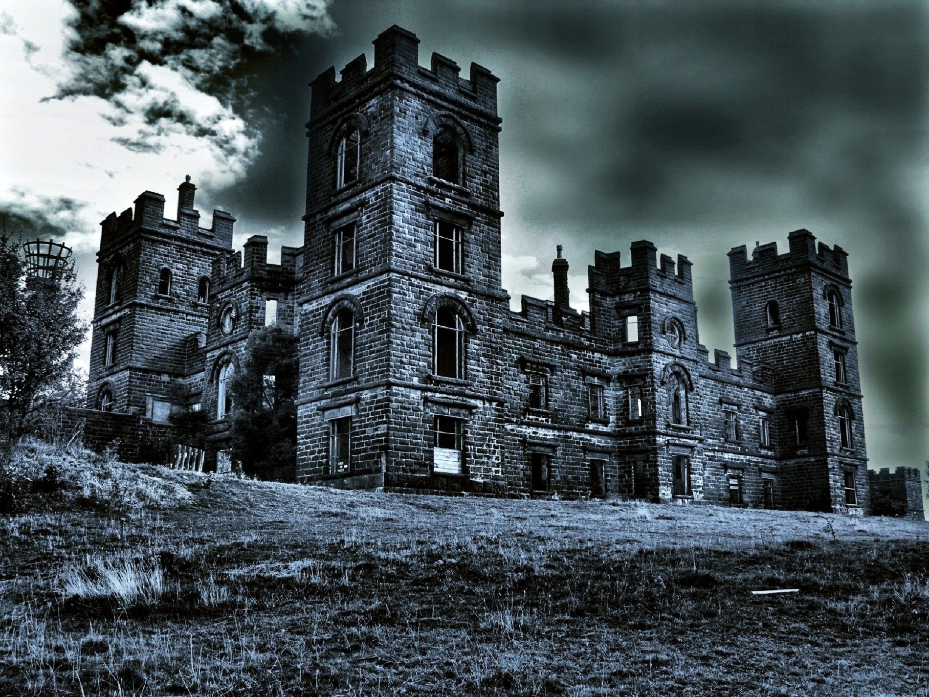 1900x1430 Gothic Castle At Night, Desktop