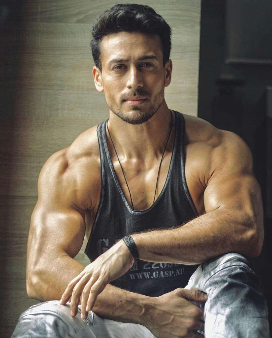 1080x1340 Wallpaper Tiger Shroff, Phone