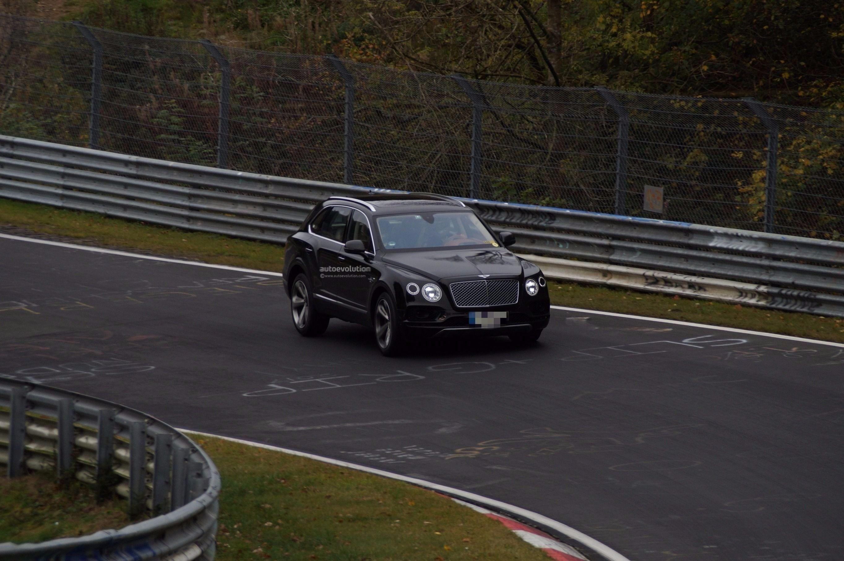 2730x1820 Bentley Bentayga PHEV Reveals EV Mode Button In Newest Spy, Desktop