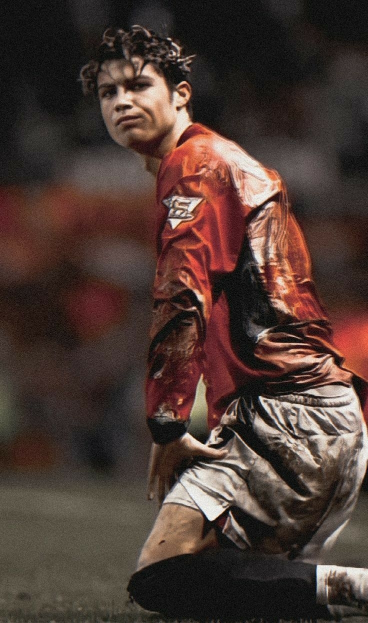 740x1250 Cristiano Ronaldo young Manchester United Wallpaper HD. Ronaldo, Futbol ayakkabıları, Futbolcular, Phone